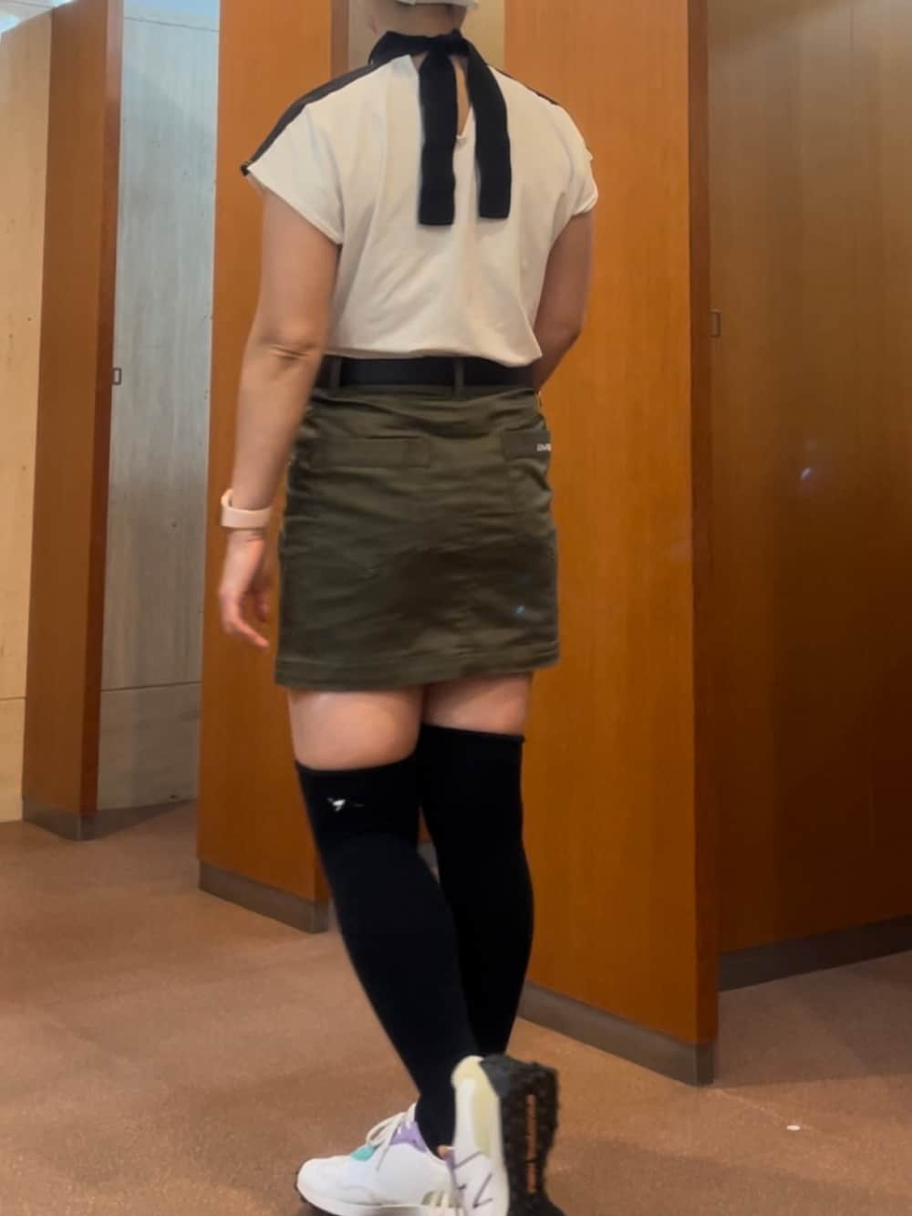 「ゴルフ、ゴルフウェア、ゴルフコーデ、ゴルフ女子」｜「NEW BALANCEのアイテム（スニーカー、ホワイト系）」を使った、qurocheさん（レディース・156cm）の夏コーディネートの2枚目の写真