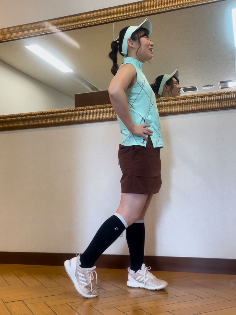 「ゴルフ、ゴルフウェア、ゴルフ女子、ゴルフコーデ」｜「JUN&ROPE'の【UV】BIGダイヤ柄スリットモックプルオーバー（Tシャツ/カットソー、グリーン系）」を使った、qurocheさん（レディース・156cm）の夏コーディネートの2枚目の写真