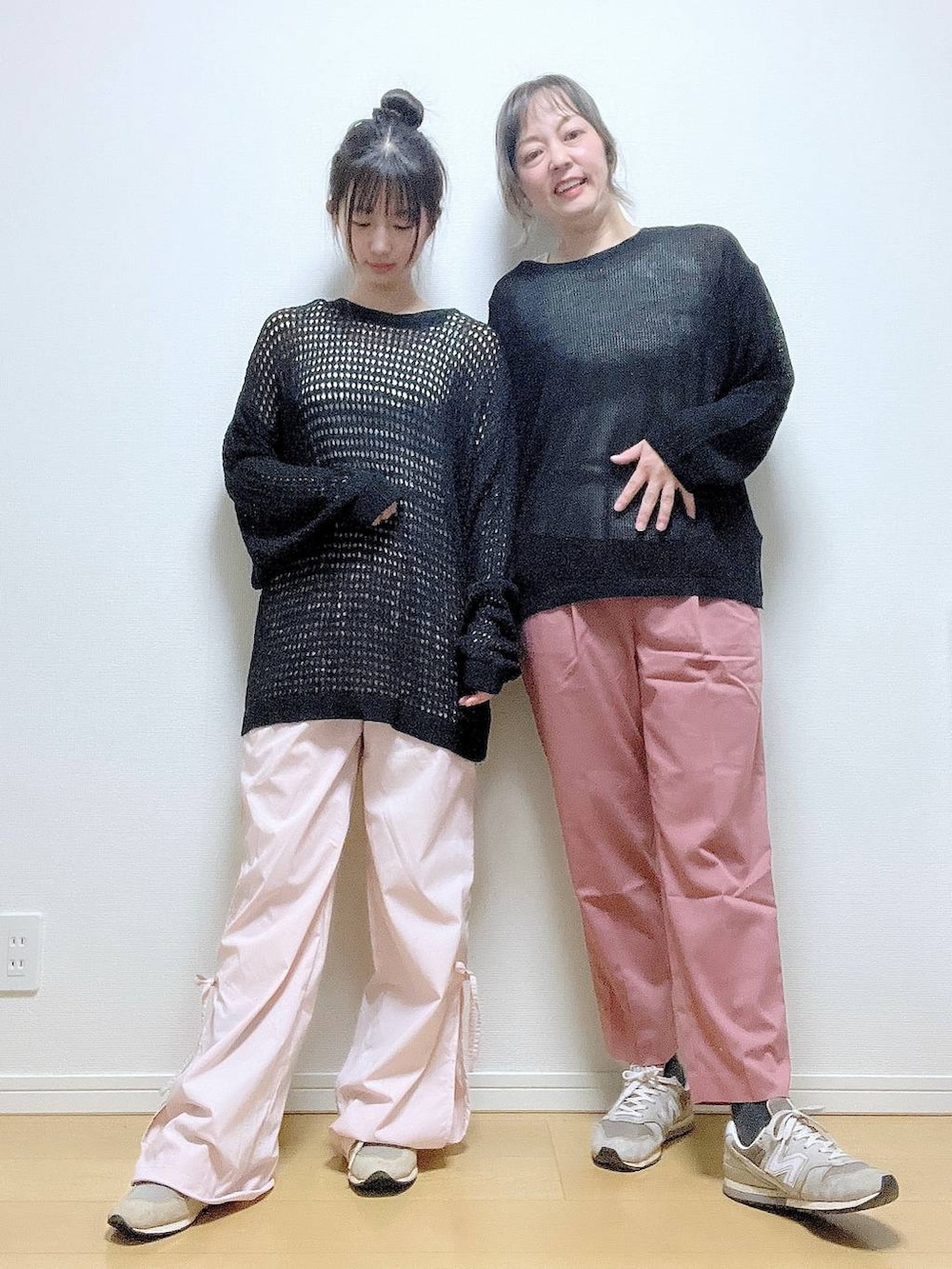 「高見え、カジュアル、着痩せ・細見え、休日コーデ、ママコーデ、楽ちんコーデ、春コーデ、体型カバー、きれいめ、旅行、GLOBAL WORK、テーパードパンツ、ウツクシルエット_GLOBAL WORK、ウツクシルエットパンツ_GLOBAL WORK、キッズ服」｜「GLOBAL WORKのサイドオープンパラシュートパンツ/AND YUA ANY/106445（その他パンツ、ピンク系）」を使った、mayu.【GLOBALWORK】さん（キッズ・155cm）の春コーディネートの5枚目の写真
