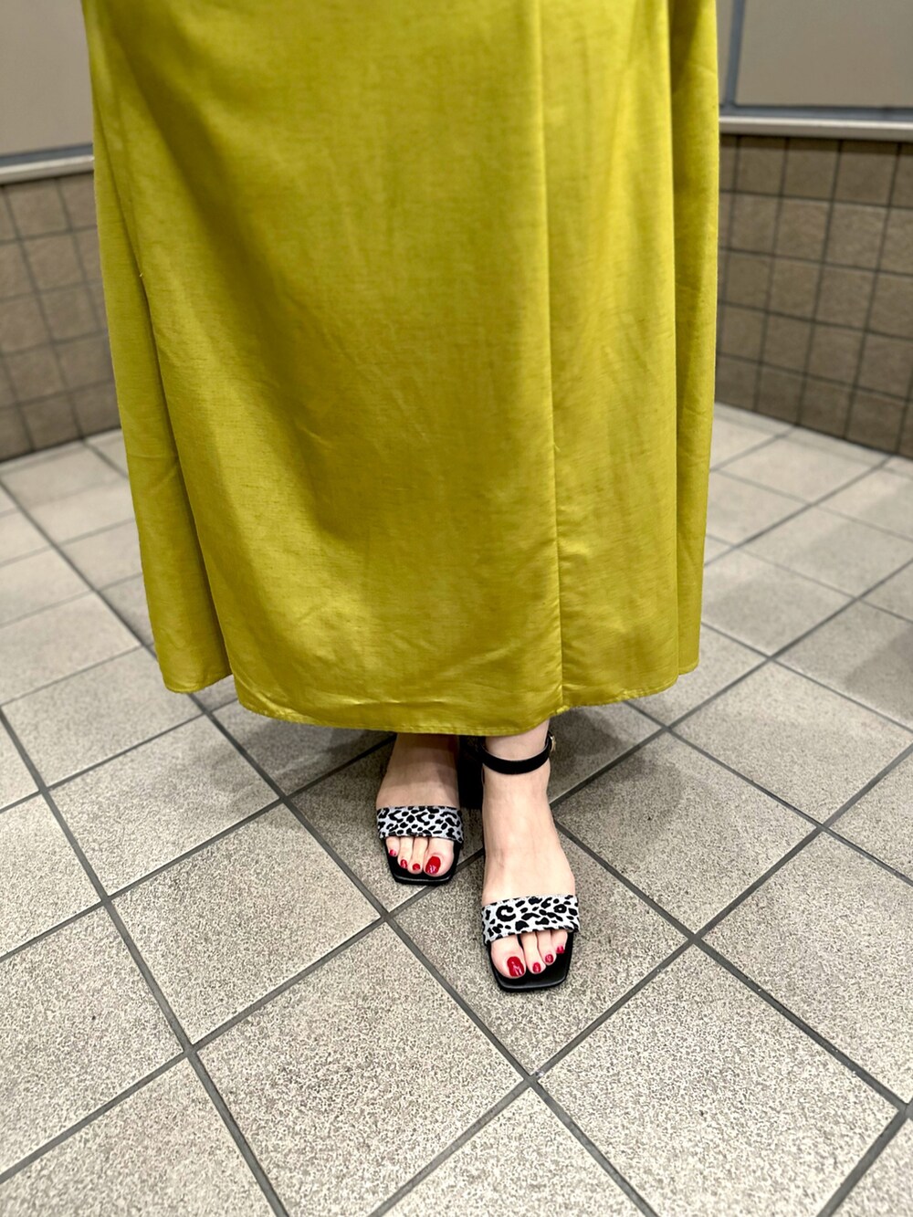 「Te chichiのアイテム(ワンピース/ドレス、イエロー系)」を使った、まさこさん(レディース・157cm)の春コーディネートの4枚目の写真