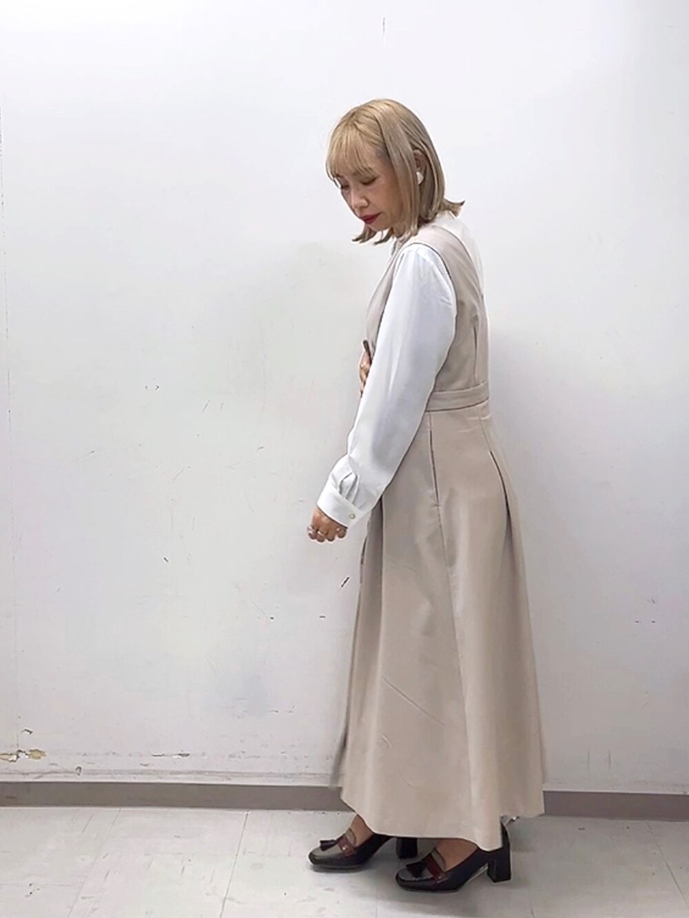 「テチチ(Te chichi)、Te chichi(Te chichi)、Techichi、ジャンパースカート、私の推しブランド、ブラウス、ローファー、骨格ウェーブ、おしゃれさんと繋がりたい、いいね、save、フォローお願いします🤑、ロングスカート」｜「Te chichiのタッセルヒールアップローファー（パンプス、ブラウン系）」を使った、まさこさん（レディース・157cm）の冬コーディネートの4枚目の写真