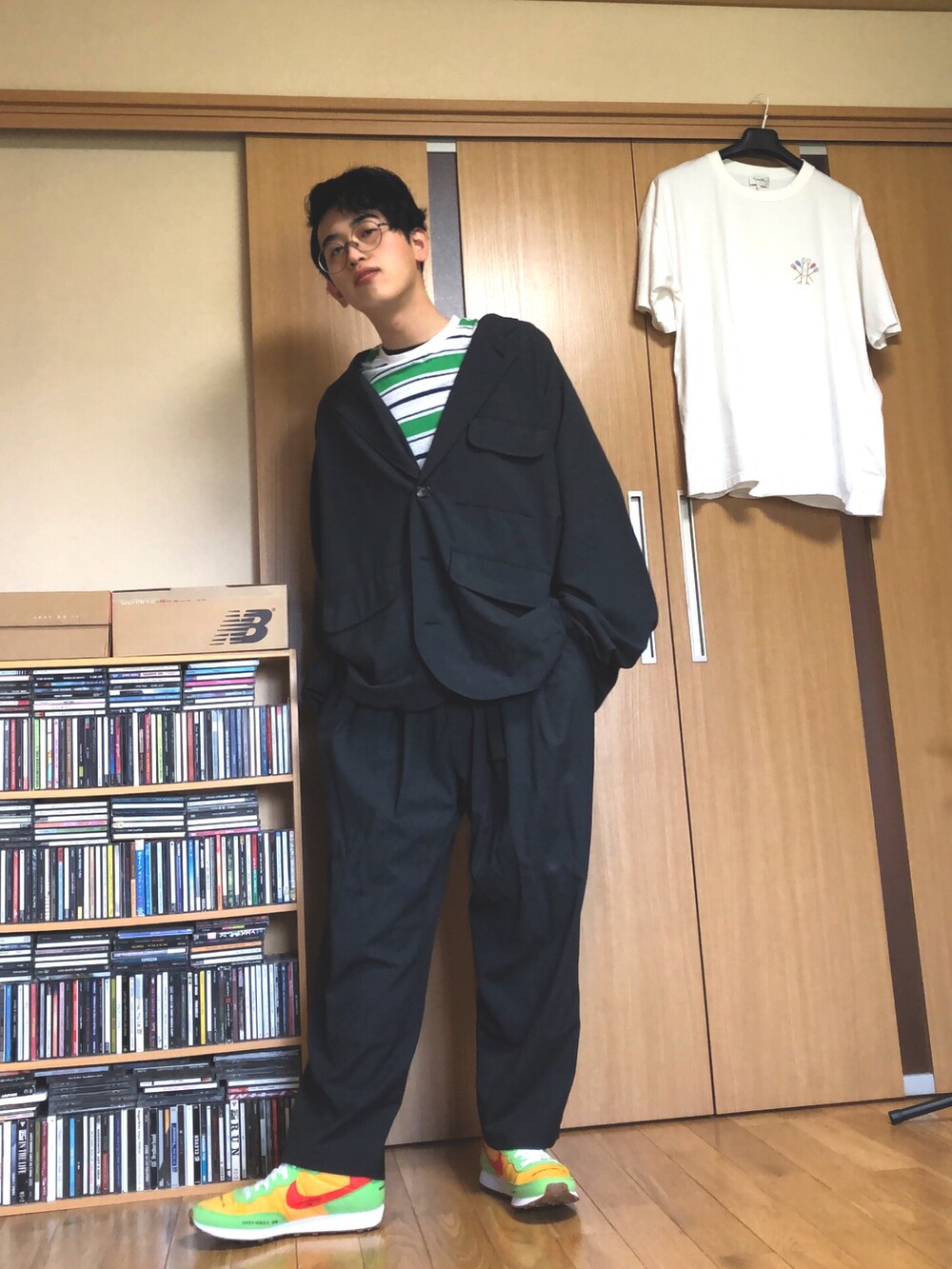 「夏コーデ、夏、ボーダー、エルメス、sillage、NIKE、スニーカー、おしゃれさんと繋がりたい」｜「HERMESのアイテム（Tシャツ/カットソー、グリーン系）」を使った、taka(相互フォロー)さん（メンズ・170cm）の夏コーディネートの2枚目の写真