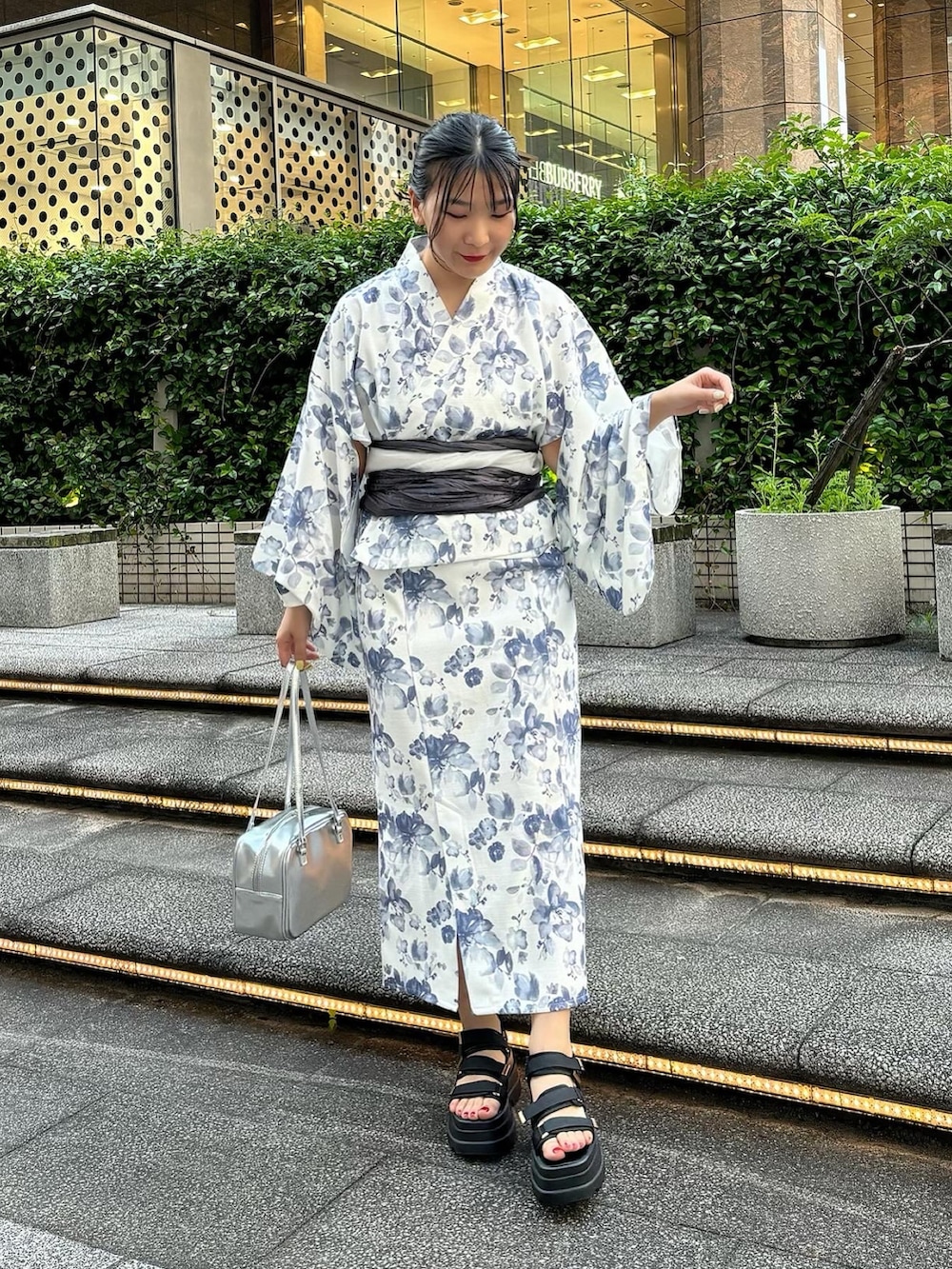 「オリーブ デ オリーブ(OLIVE des OLIVE)、夏コーデ、プチプラ、浴衣、浴衣女子、大人可愛い、サマースタイル、夏、大人ガーリー、大人かわいい、大人女子、オトナ女子、オトナカワイイ、オトナガーリー、高身長女子」｜「OLIVE des OLIVEの【着脱簡単/手洗い可能/2WAY】3分で着れる浴衣（浴衣、ホワイト系）」を使った、サ ヨ コさん（レディース・167cm）の夏コーディネートの4枚目の写真