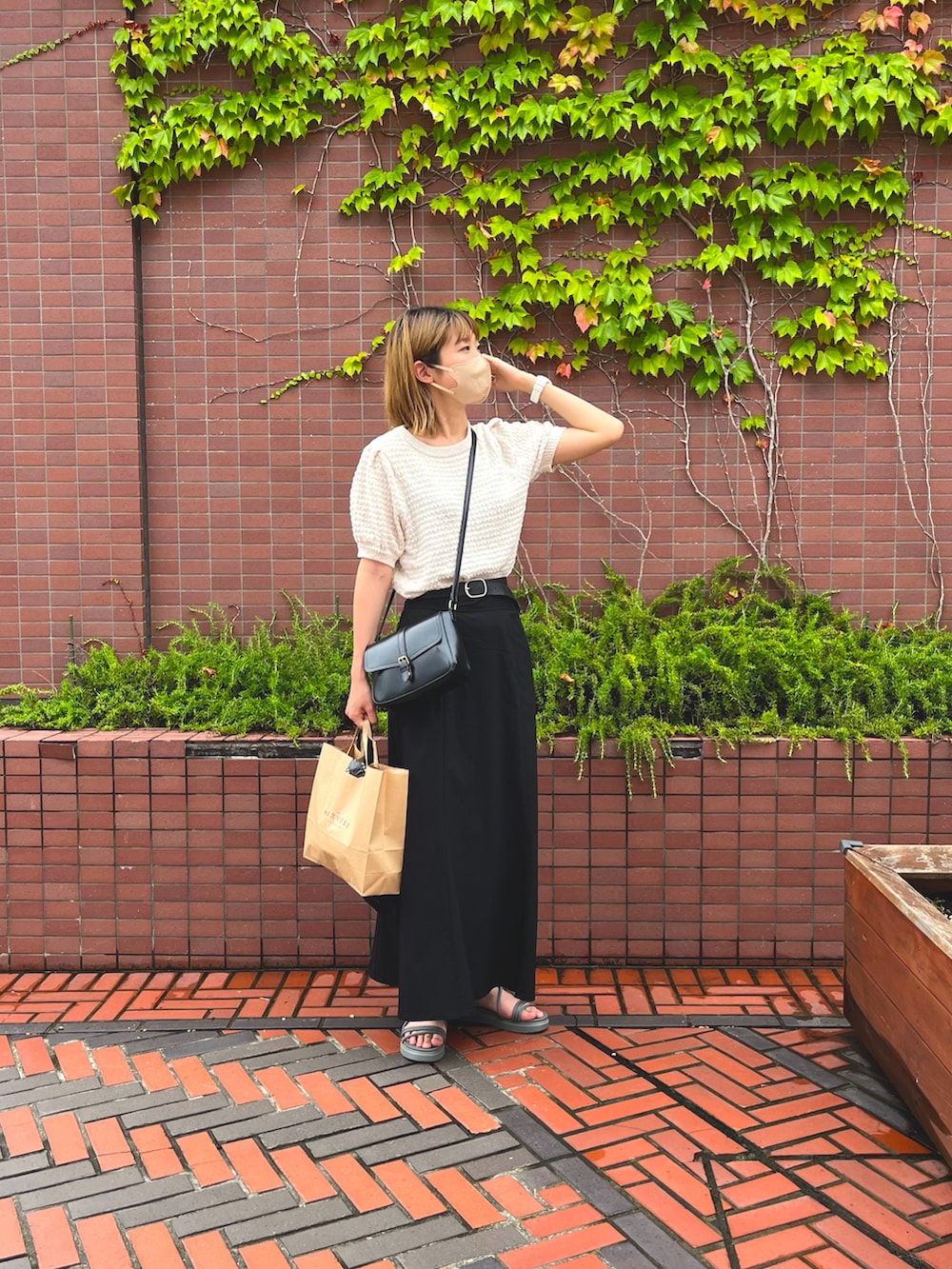 「シンプルコーデ、高身長女子、ボリューム袖、マーメイドスカート、着回しコーデ、GLOBAL WORK、ローリーズファーム(LOWRYS FARM)、オリエンタルトラフィック、骨格ナチュラル、イエベ秋」｜「LOWRYS FARMのアイテム（Tシャツ/カットソー、ベージュ系）」を使った、shiikaさん（レディース・166cm）の夏コーディネートの2枚目の写真
