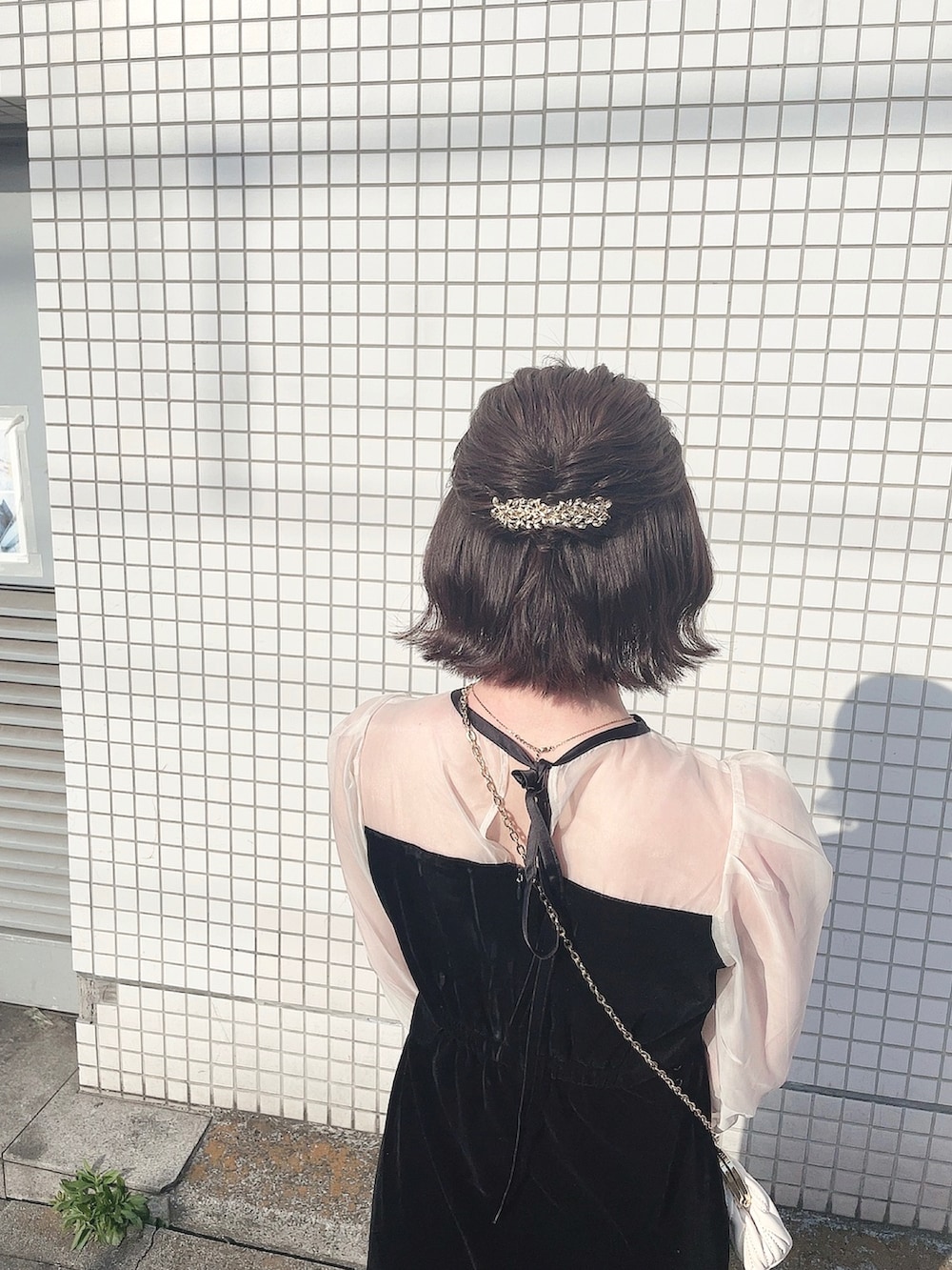 「結婚式、ワンピース、ドレス、お呼ばれスタイル、Chico、春コーデ、シースルー、スウェード、パンプス、チェーンバッグ、大人女子、ブラック、パフスリーブ」｜「Chicoの【WEB限定サイズあり】配色シースルータイトロングドレス（ドレス、ブラック系）」を使った、𝓼𝓱𝓲𝓸さん（レディース・157cm）の春コーディネートの4枚目の写真