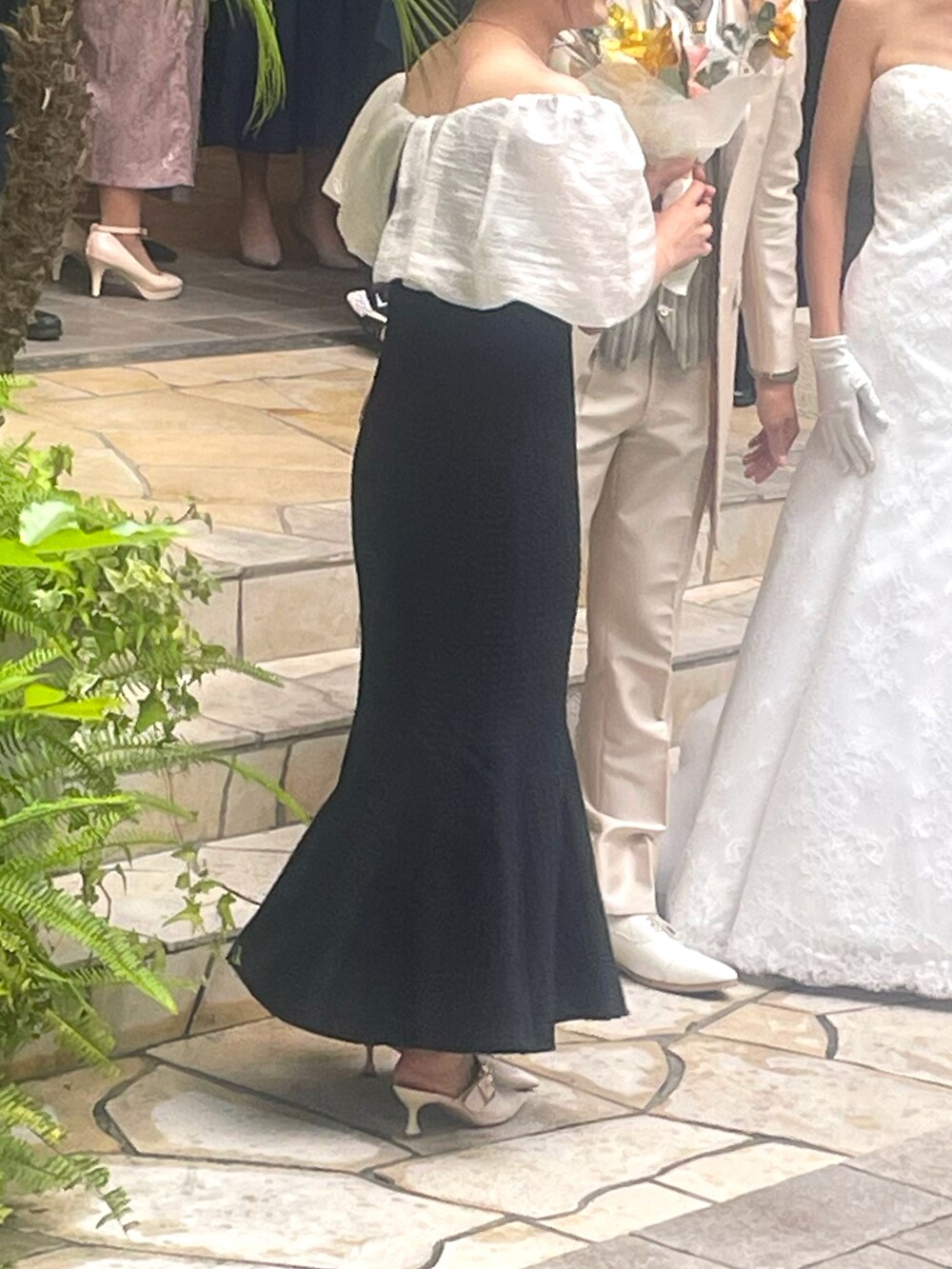 「ワンピース、結婚式、お呼ばれスタイル、leja、シンプルスタイル、大人コーデ、きれいめコーディネート、オフショル」｜「legaのアイテム（ワンピース、ブラック系）」を使った、𝓼𝓱𝓲𝓸さん（レディース・157cm）の夏コーディネートの2枚目の写真