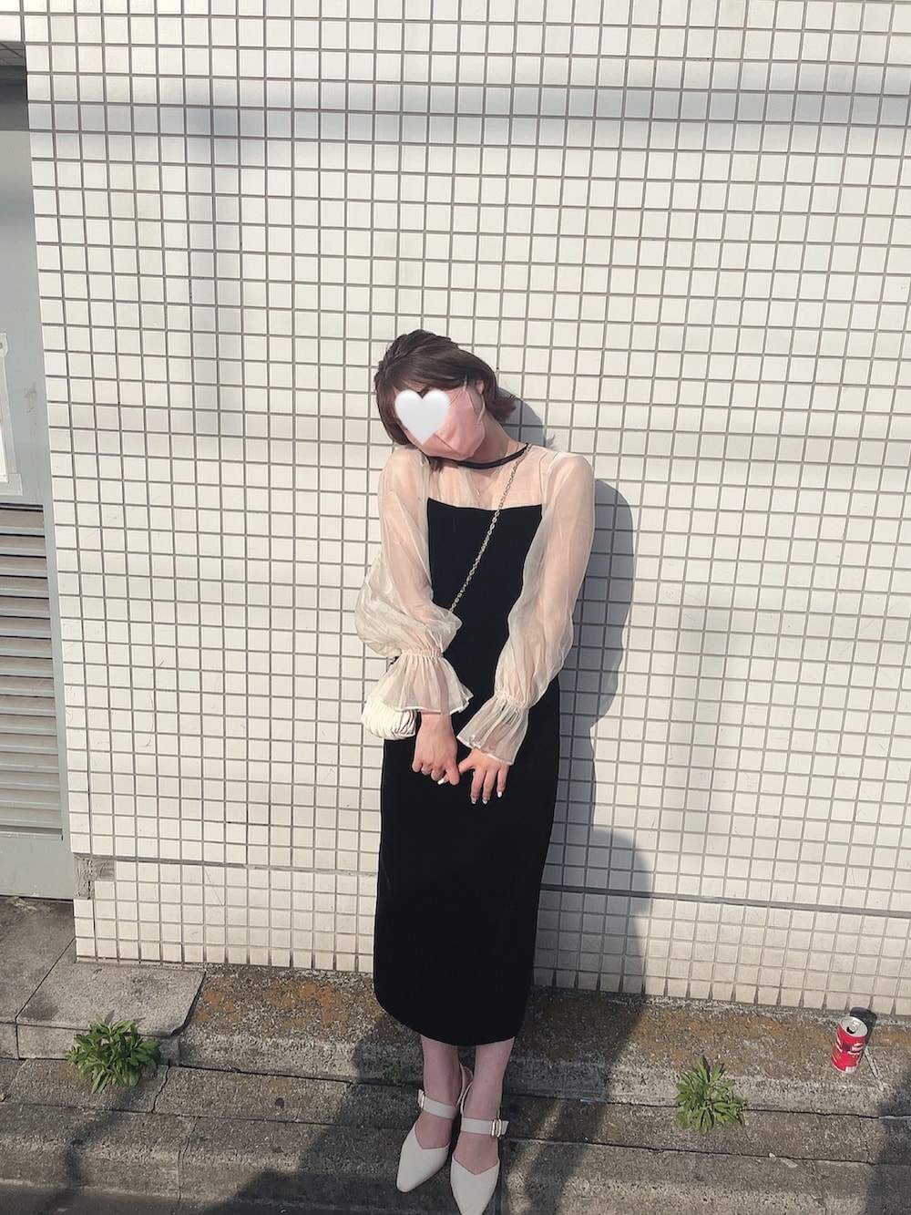 「結婚式、ワンピース、ドレス、お呼ばれスタイル、Chico、春コーデ、シースルー、スウェード、パンプス、チェーンバッグ、大人女子、ブラック、パフスリーブ」｜「Chicoの【WEB限定サイズあり】配色シースルータイトロングドレス（ドレス、ブラック系）」を使った、𝓼𝓱𝓲𝓸さん（レディース・157cm）の春コーディネートの2枚目の写真
