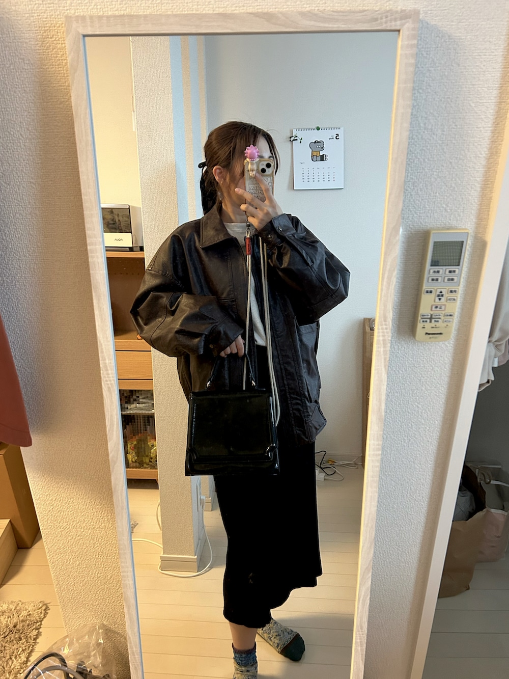 「スウェット、UNIQLO、タイトスカート、FREAK’Ｓ STORE、ブルゾン、雨の日コーデ、春コーデ」｜「wee9sのKOBITO stretch sweat / オーバーサイズコビトストレッチスウェット（スウェット、ベージュ系）」を使った、ｅｍａ ¨̮ さん（レディース・159cm）の春コーディネートの2枚目の写真