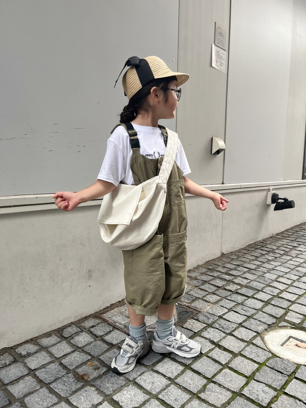 ãã¯ã€ãç³»ã®Tã·ã£ã/ã«ãããœãŒãã°ãªãŒã³ç³»ã®ãµãããã/ãªãŒããŒãªãŒã«ãã°ã¬ãŒç³»ã®ã¹ããŒã«ãŒãççšãããããºã®å€ã³ãŒãã£ããŒãã®4æç®ã®åç