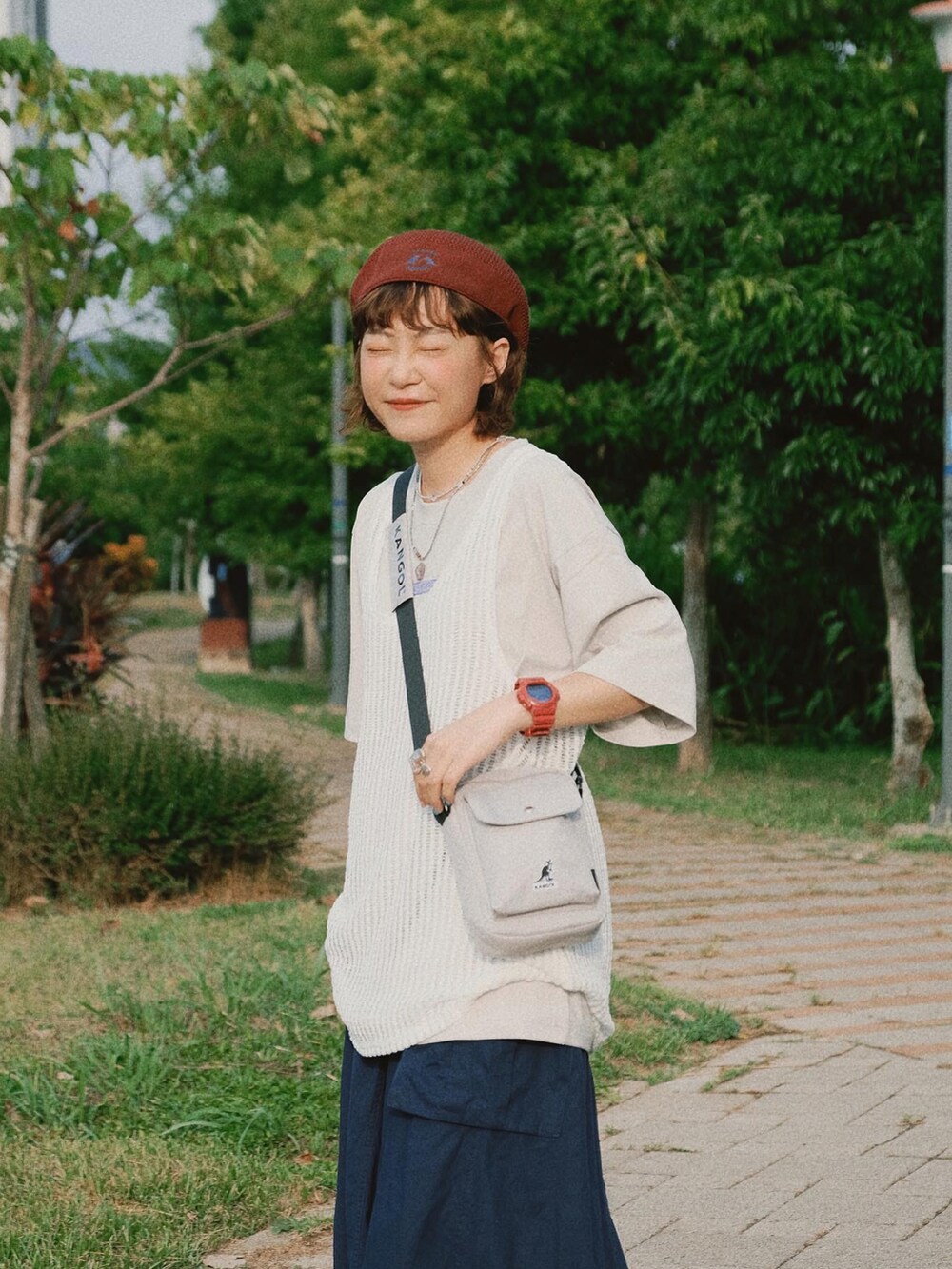 「ootd、夏、街頭穿搭、merrell、KANGOL、outfit」｜「MERRELLのアイテム（シューズ、グレー系）」を使った、Yuさん（レディース・158cm）の夏コーディネートの3枚目の写真