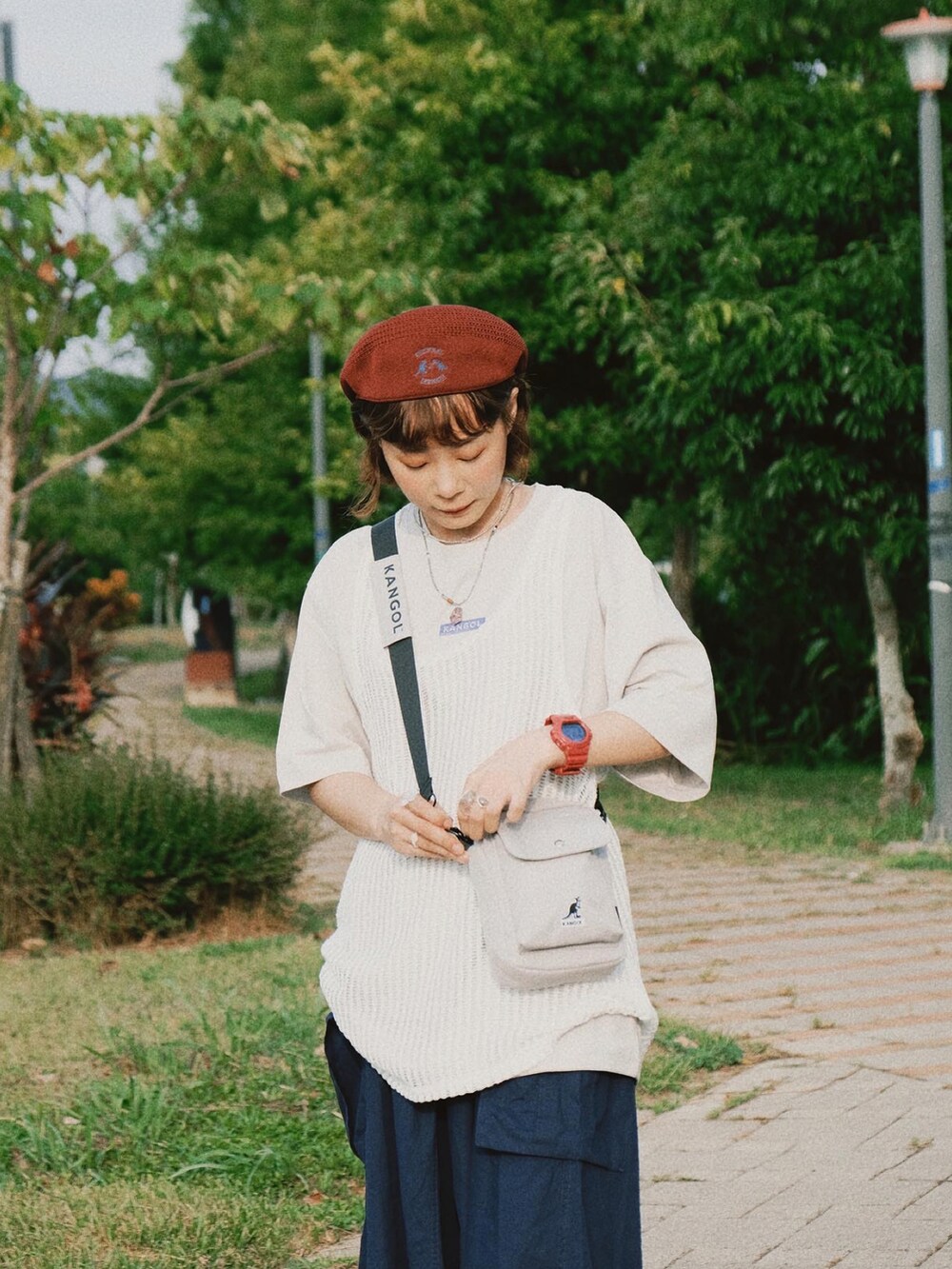 「ootd、夏、街頭穿搭、merrell、KANGOL、outfit」｜「MERRELLのアイテム（シューズ、グレー系）」を使った、Yuさん（レディース・158cm）の夏コーディネートの2枚目の写真