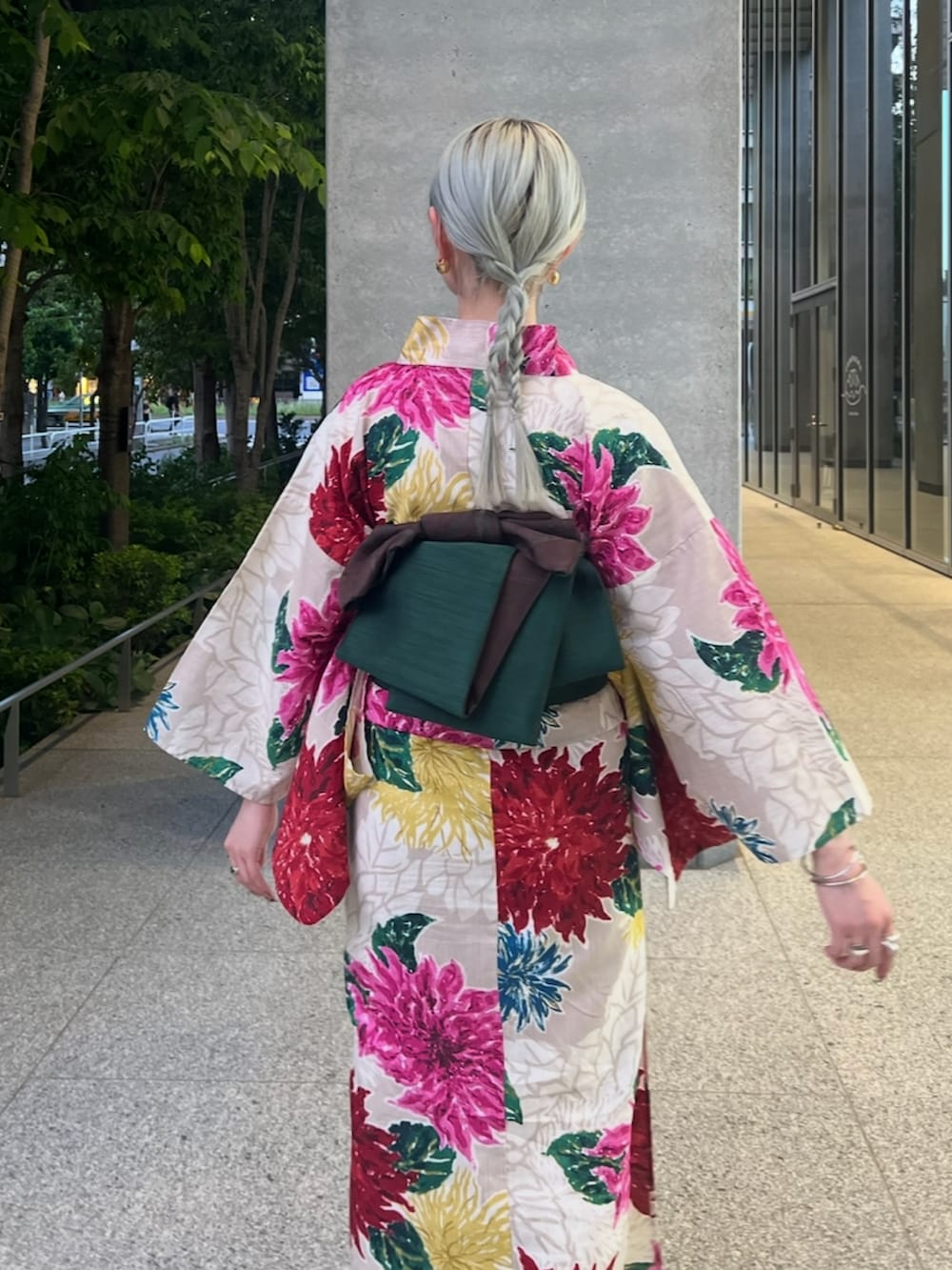 「AMERI、amerivintage、アメリ、浴衣、浴衣女子、浴衣アレンジ、夏コーデ、夏、花火大会、花火、イベント、夏祭り、大人女子、納涼船、カラフル」｜「Ameriのアイテム（浴衣、ベージュ系）」を使った、AMERI VINTAGEさん（レディース・160cm）の春コーディネートの4枚目の写真