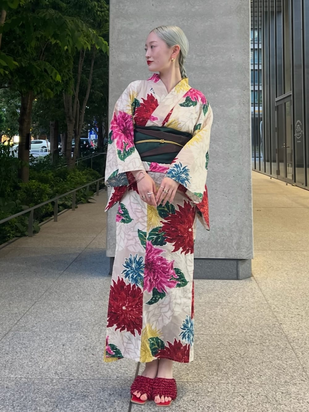 「AMERI、amerivintage、アメリ、浴衣、浴衣女子、浴衣アレンジ、夏コーデ、夏、花火大会、花火、イベント、夏祭り、大人女子、納涼船、カラフル」｜「Ameriのアイテム（浴衣、ベージュ系）」を使った、AMERI VINTAGEさん（レディース・160cm）の春コーディネートの2枚目の写真