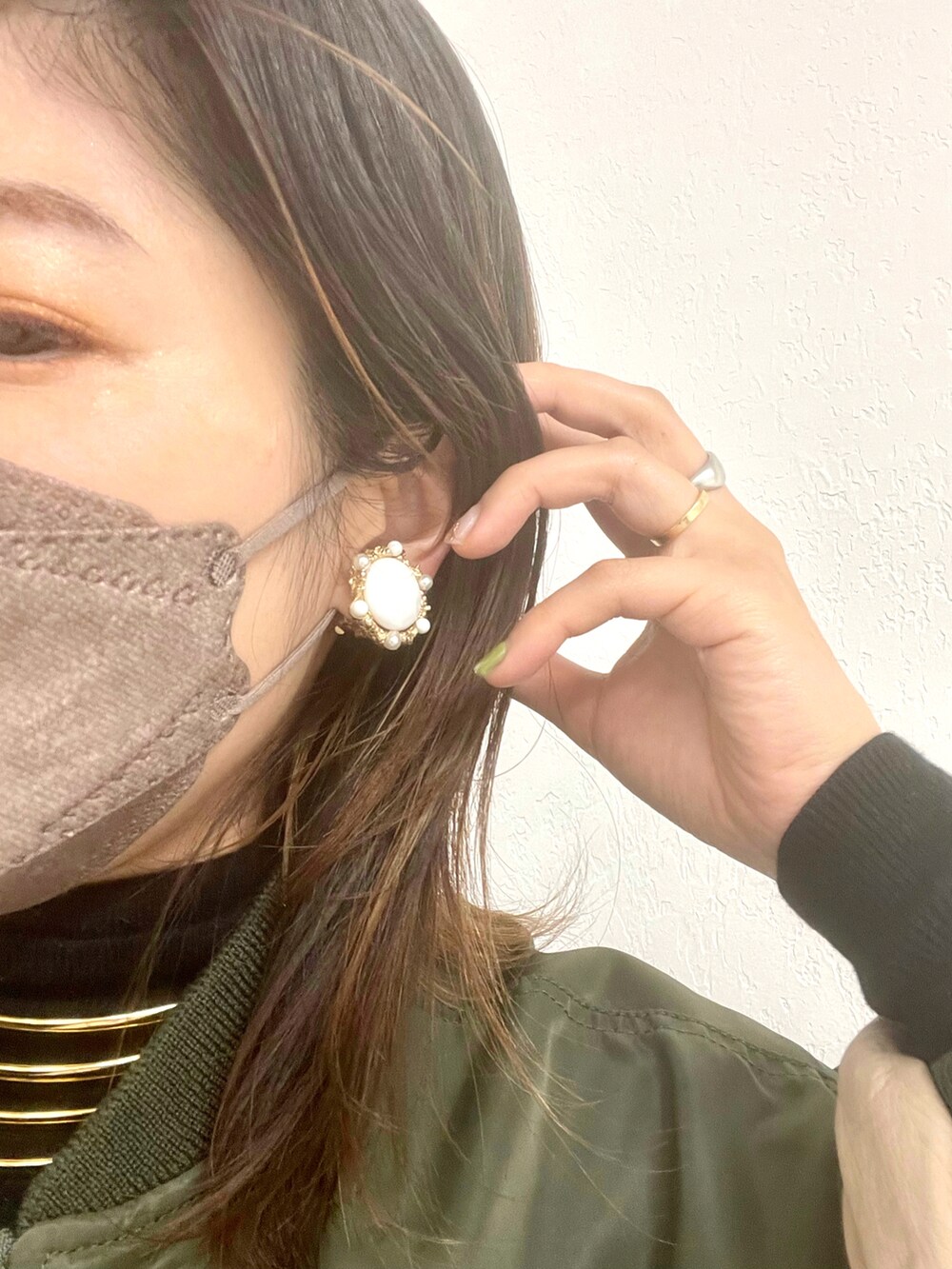 「タートルネック、大人女子、ビニールバック、クリアバッグ、MA-1、russet(russet)、おめかしトート、near.nippon、フリンジ、フリンジバッグ、dholic、アンティーク」｜「DHOLICのアイテム（ブーツ、ベージュ系）」を使った、megmillianさん（レディース・160cm）の冬コーディネートの4枚目の写真