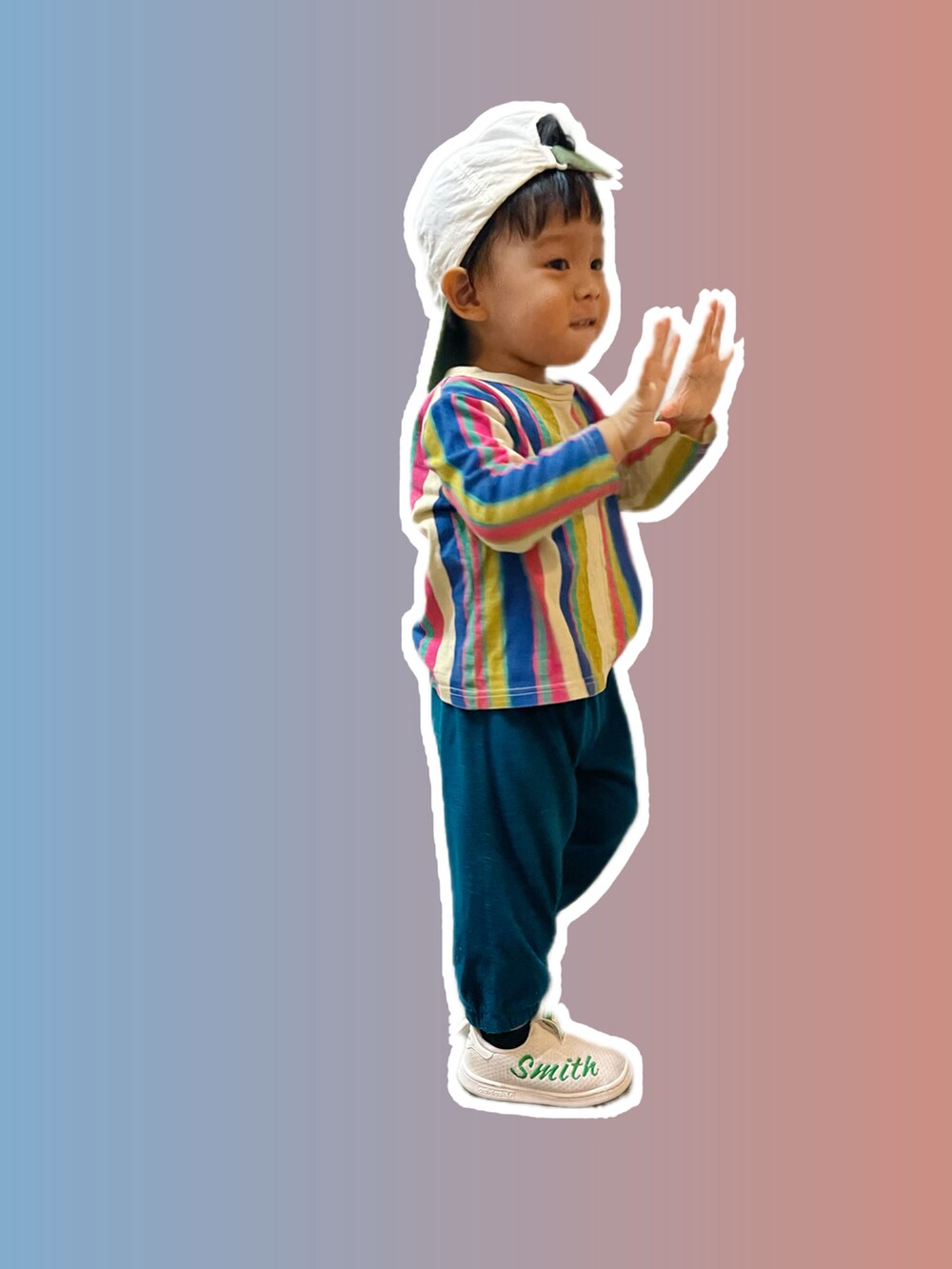 その他のトップス、ブルー系のチノパンツを着用したレディースの秋コーディネートの2枚目の写真