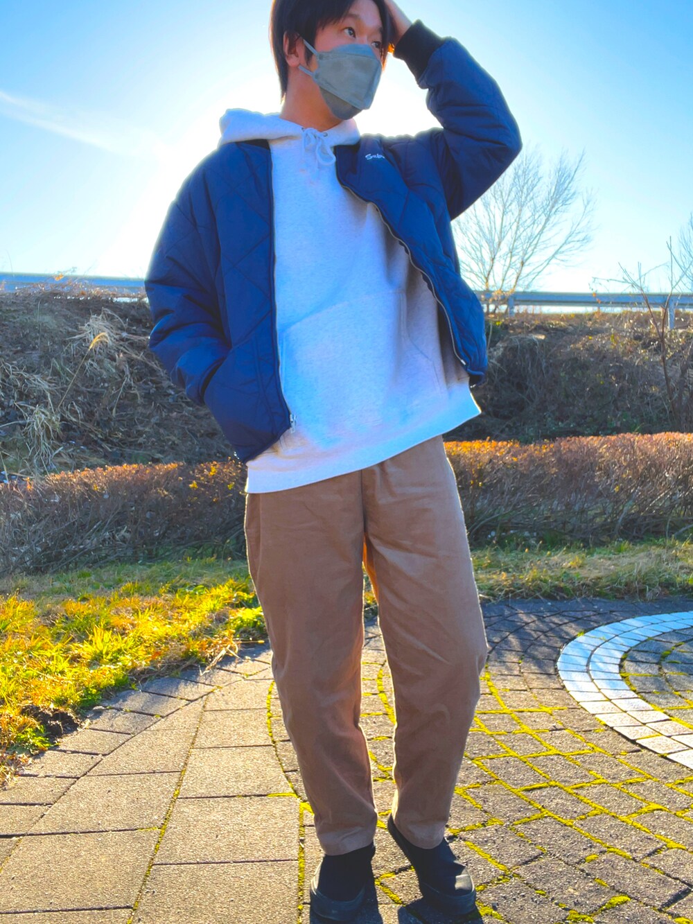 「supreme、pouvoir individuel、GU、私の推しブランド、パーカーコーデ」｜「Supreme のアイテム（MA-1、ブルー系）」を使った、Captain  Donさん（メンズ・174cm）の冬コーディネートの3枚目の写真