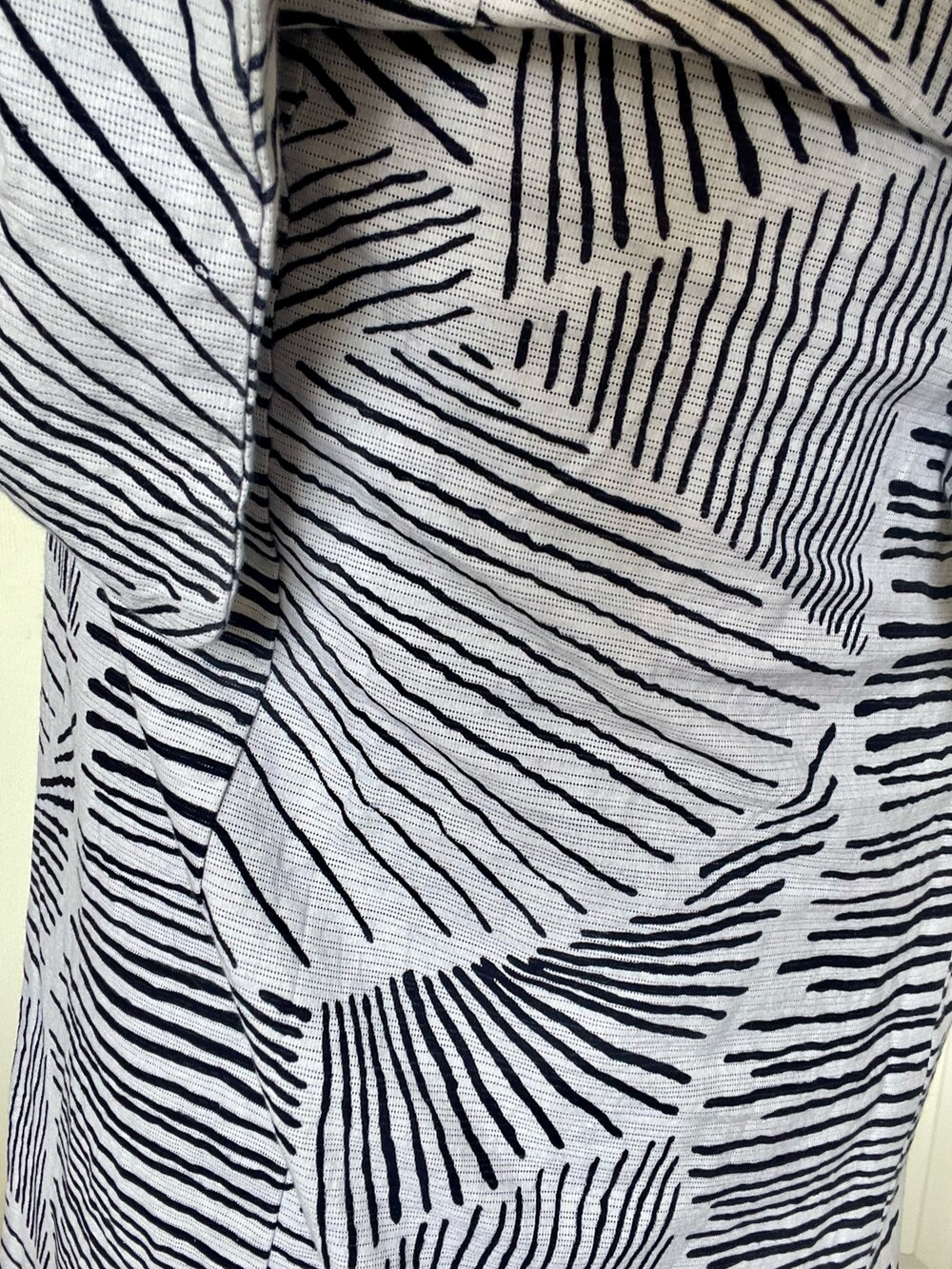 グレー系の着物を着用したレディースの夏コーディネートの2枚目の写真