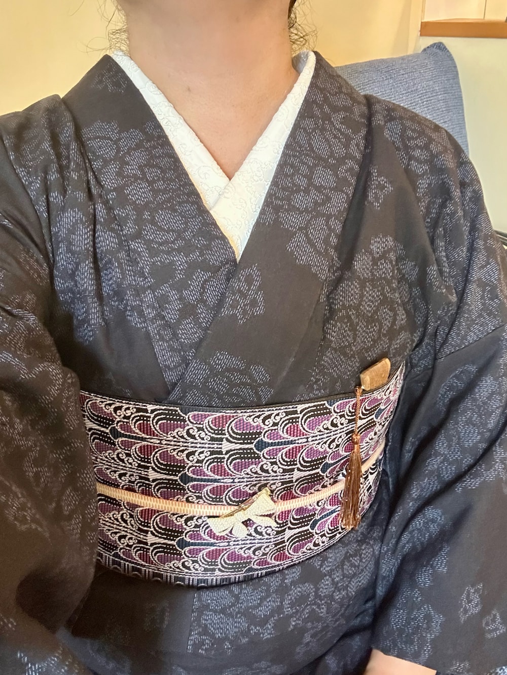 「リボン、着物、着物コーデ、結城紬、かるた結び、半幅帯、顔タイプフェミニン、骨格ストレート」｜「結城紬のアイテム（着物、ブルー系）」を使った、Jemさん（骨格ストレート・レディース・156cm）の春コーディネートの2枚目の写真