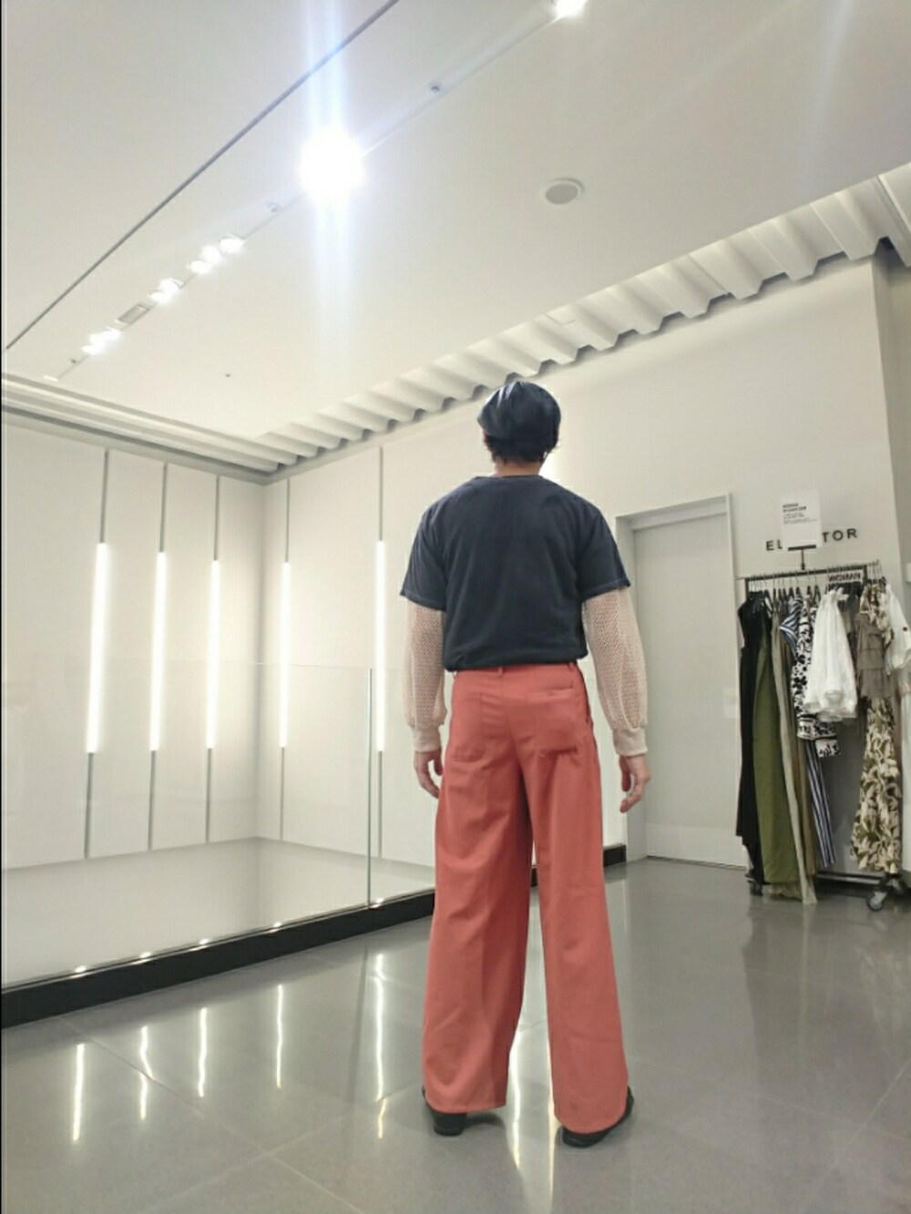「ハンチング帽、メッシュトップス、バンドT、スラックス、グルカサンダル、WEGO、clear、レッドツェッペリン、コーエン(coen)、BEAMS、カラーコーデ」|「WEGOのWEGO/フェイクレザーハンチング(ハンチング/ベレー帽、ブラック系)」を使った、たっくんさん(メンズ・175cm)の夏コーディネートの2枚目の写真