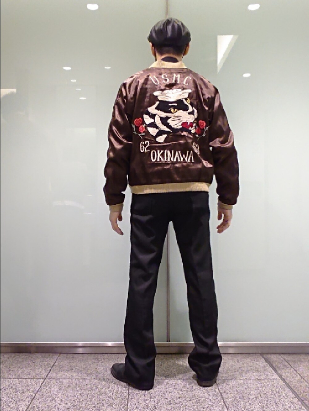 「ネクタイフェス2024、ドレスシャツ、ネクタイ、スカジャン、スタプレ、ドレスシューズ、WEGO、TAILOR TOYO、ブルックスブラザーズ、KRIZIA、リーバイス、ドクターマーチン、テイストミックス」|「WEGOのWEGO/フェイクレザーハンチング(ハンチング/ベレー帽、ブラック系)」を使った、たっくんさん(メンズ・176cm)の春コーディネートの2枚目の写真