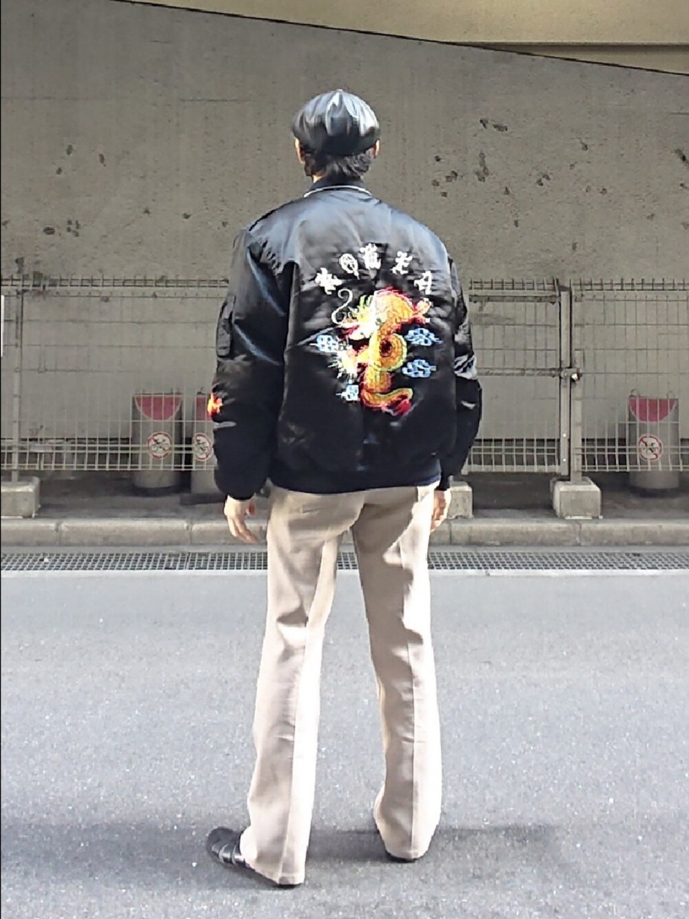 「ハンチング帽、コリアンジャケット、ドレスシャツ、ネクタイ、カーディガン、スラックス、スタプレ、グルカサンダル、WEGO、Puritan、ポロラルフローレン、ピエールカルダン、リーバイス、BEAMS」|「WEGOのWEGO/フェイクレザーハンチング(ハンチング/ベレー帽、ブラック系)」を使った、たっくんさん(メンズ・176cm)の秋コーディネートの2枚目の写真