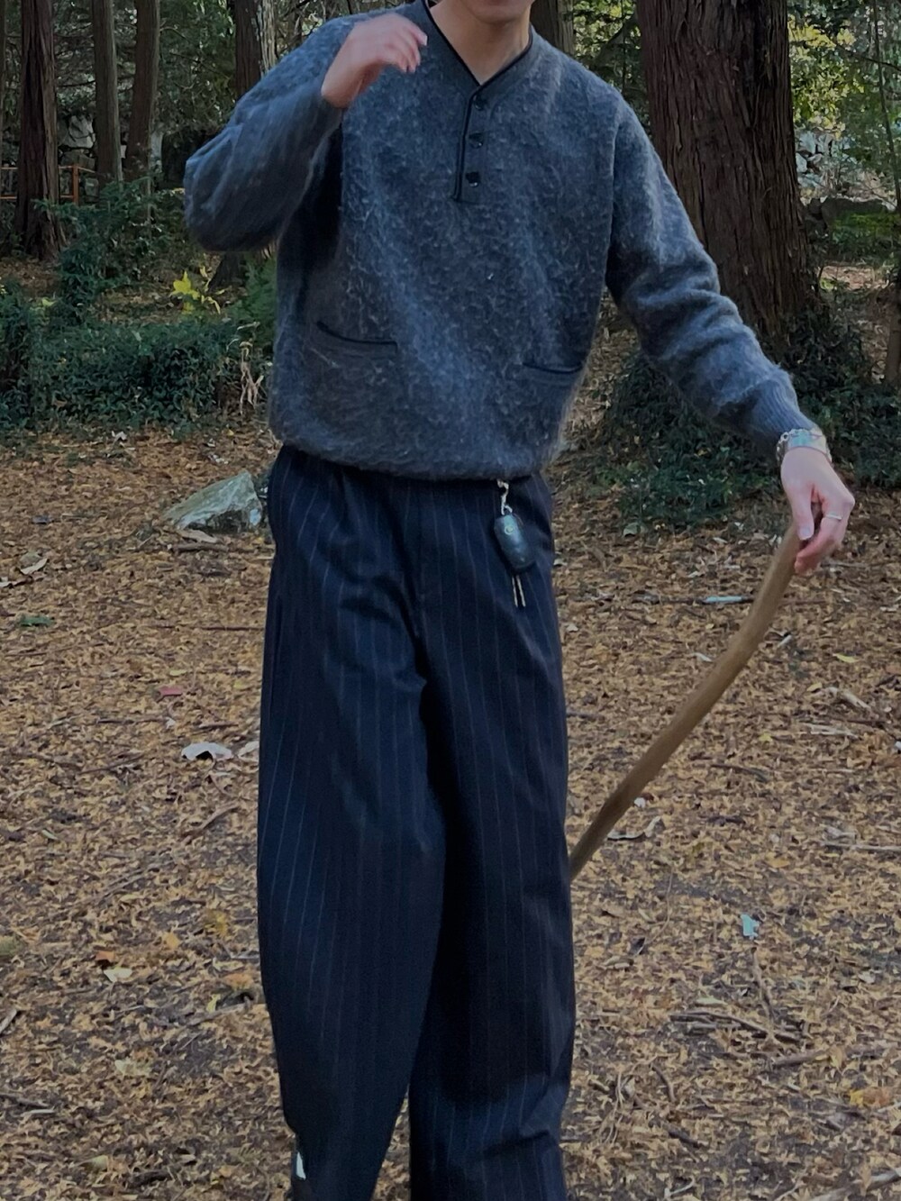 その他のパンツを着用したメンズの冬コーディネートの2枚目の写真