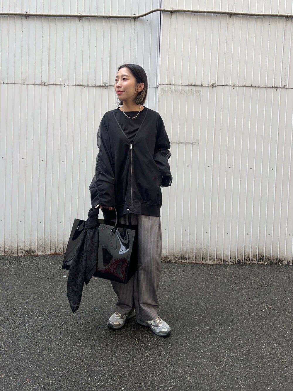 「アーバンリサーチ、スニーカー、URBANRESEARCH、春コーデ、LAATO、asics、hakuji、春アウターコーデ」|「PHILIPPE AUDIBERTのPHILIPPE AUDIBERT Kenton necklace(ネックレス、シルバー系)」を使った、SAKI.さん(レディース・160cm)の春コーディネートの2枚目の写真