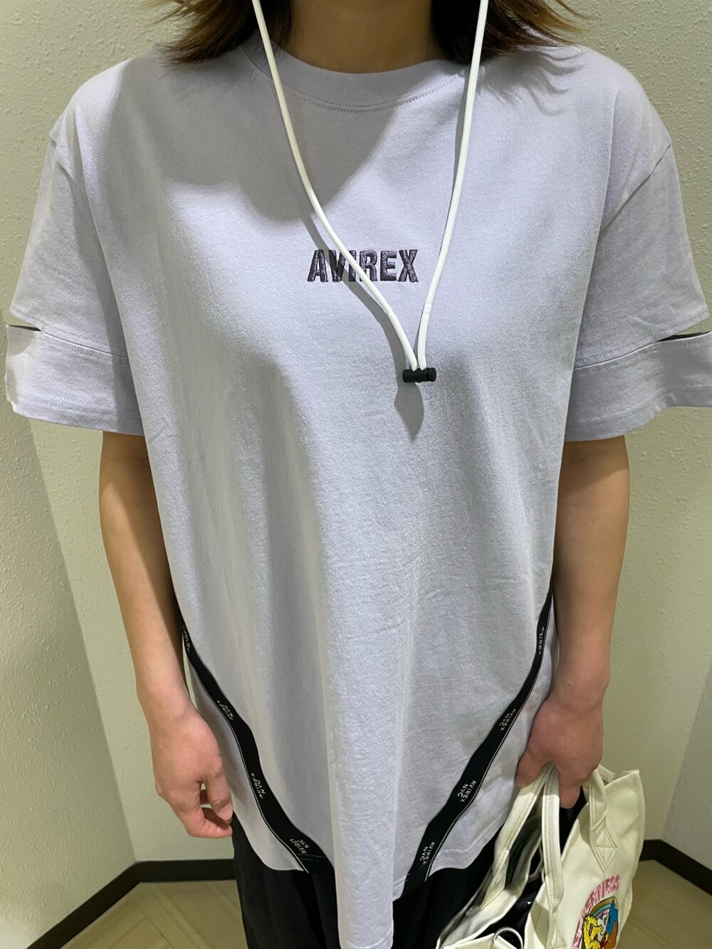 「AVIREX、AVIREXBelle、レイヤードスタイル、大人カジュアル、フレアパンツ、春夏コーデ、シンプルコーデ、ワンピース、ootd、カジュアル、ラフ、パンツスタイル」｜「AVIREXの《直営店限定》HEART LOGO HAT/ハートロゴハット（ハット、ホワイト系）」を使った、nagipiiさん（レディース・163cm）の春コーディネートの3枚目の写真