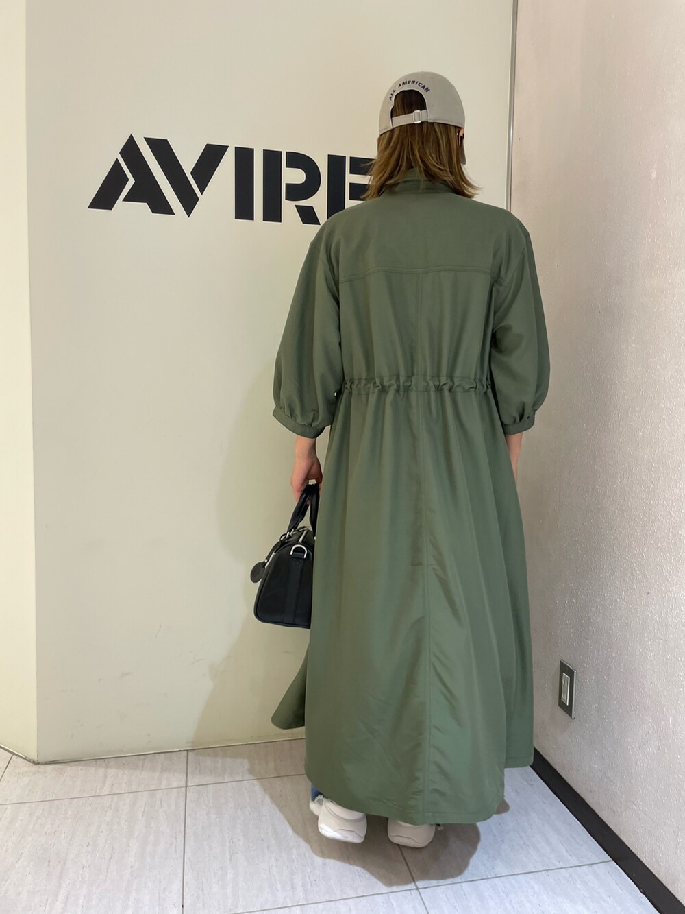 「ワンピース、カジュアル、シンプル、AVIREX、大人カジュアル、パンツスタイル、プリントT、ootd、夏コーデ、AVIREXBelle」｜「AVIREXのDENIM BICOLOR STRAIGHT PANTS/デニムバイカラー ストレートパンツ（デニムパンツ、その他）」を使った、nagipiiさん（レディース・163cm）の夏コーディネートの2枚目の写真