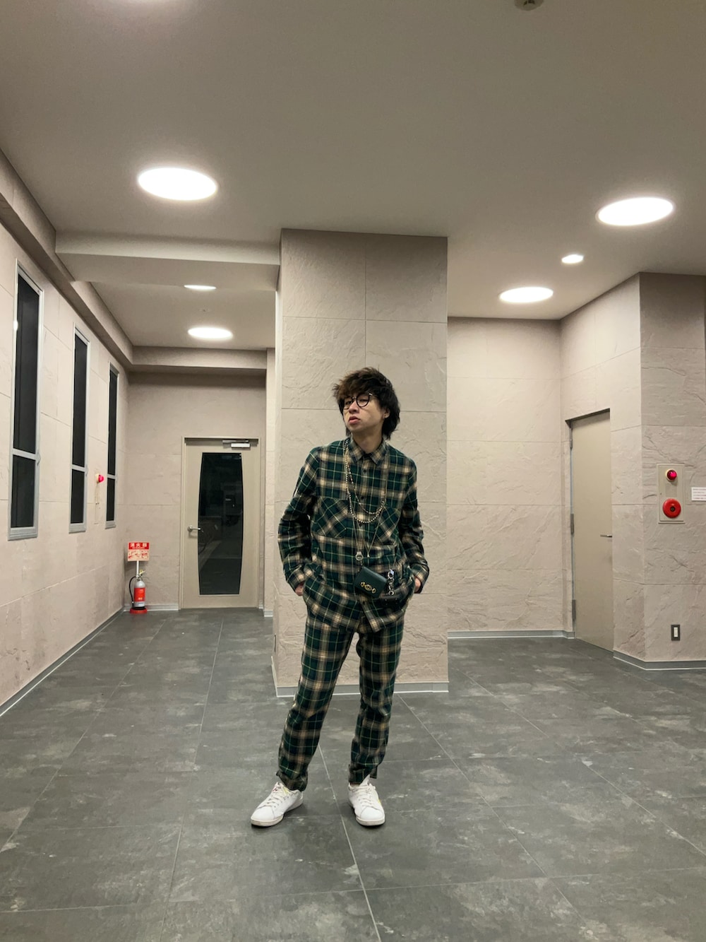 「GUCCIのアイテム（財布、グリーン系）」を使った、1030さん（メンズ・177cm）の冬コーディネートの2枚目の写真