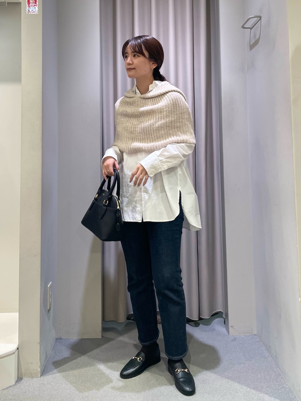 「FRATELLI TALLIのアイテム（ファッション雑貨、ホワイト系）」を使った、yunaさん（レディース・161cm）の冬コーディネートの2枚目の写真