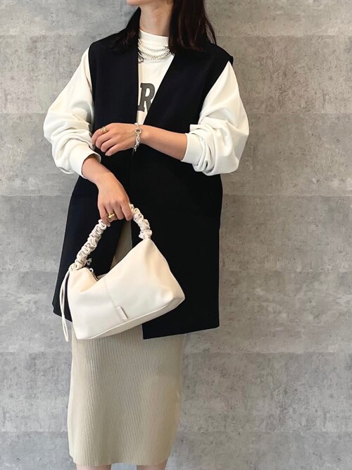 shop staff yuna│REMI RELIEF Sweatshirt Looks WEAR