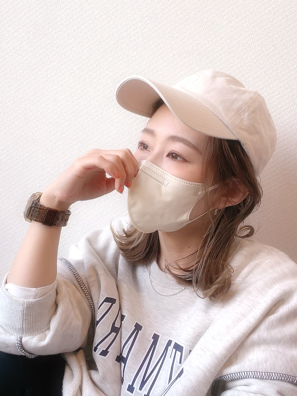 「カジュアルコーデ、スウェット、ブーツ、低身長コーデ、ゆるコーデ、キャップ、モノトーン、ブラック、はじめましてコーデ、レギンス、低身長、モノトーンコーデ、いいね、save、フォローお願いします🤑」｜「Bonjour Saganの【2021-2022 A/W 新作】ビッグカレッジスウェット（スウェット、グレー系）」を使った、𝙻𝚒.☺︎✓さん（レディース・149cm）の春コーディネートの2枚目の写真
