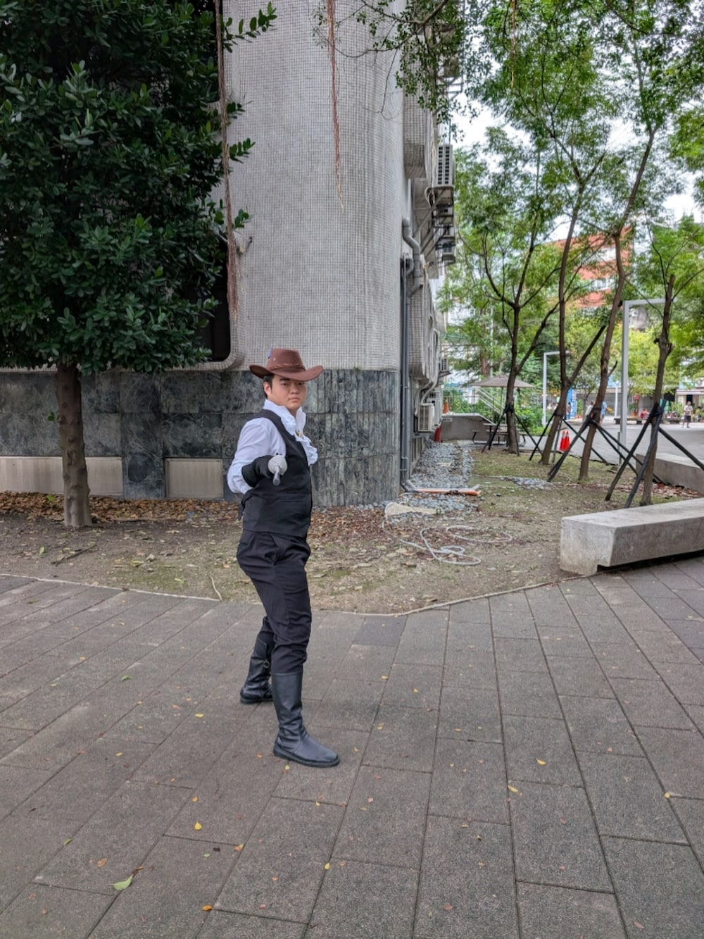 その他のTシャツ/カットソーを着用したメンズの秋コーディネートの3枚目の写真