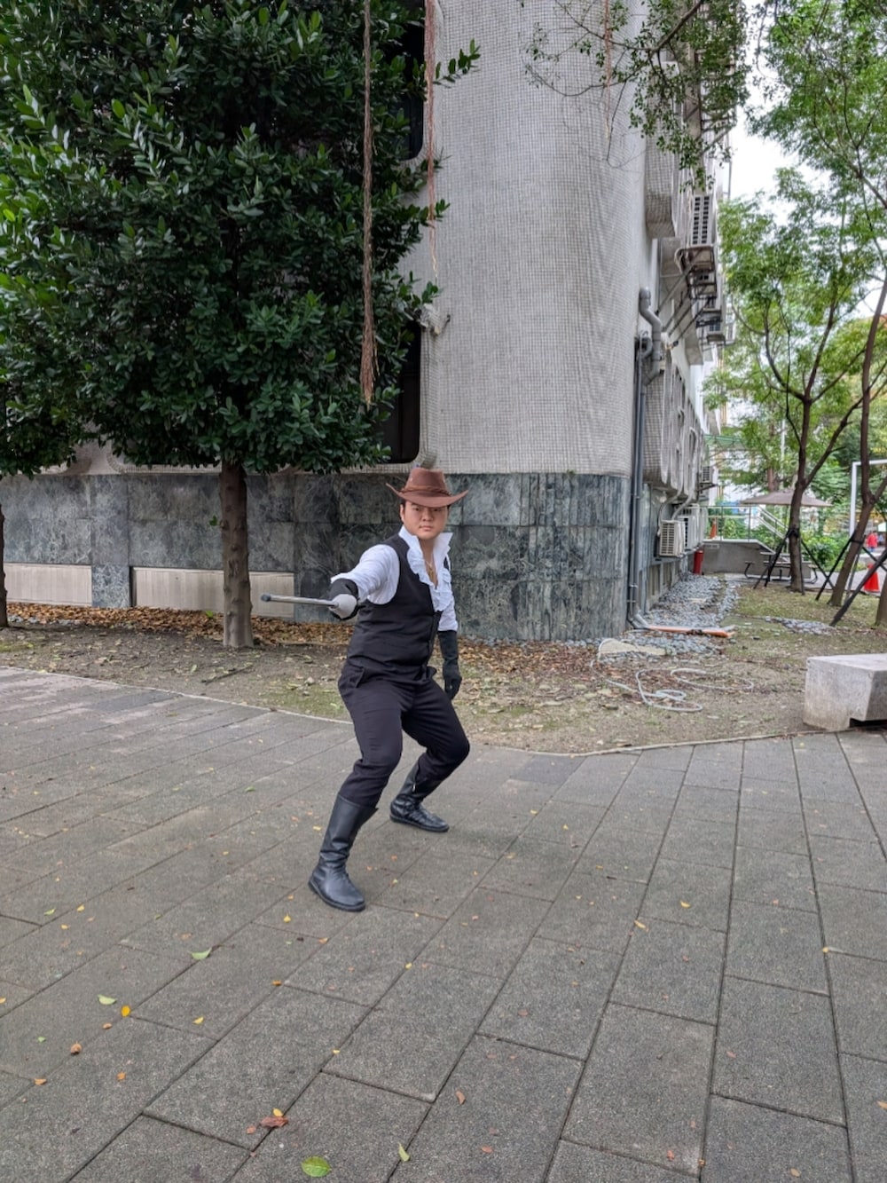 その他のTシャツ/カットソーを着用したメンズの秋コーディネートの2枚目の写真