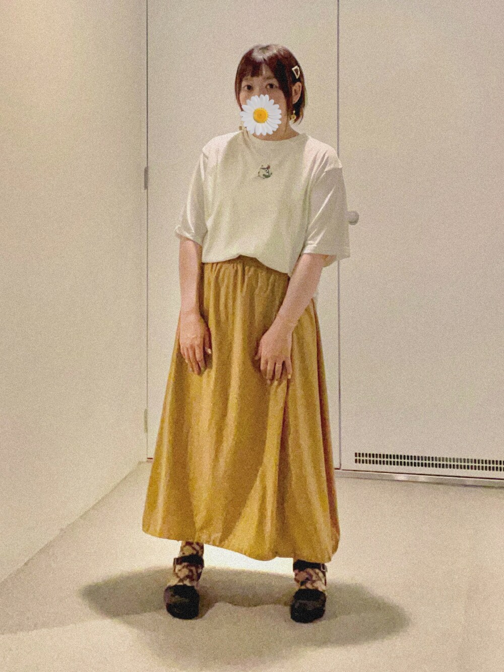 「大人ガーリー、Tシャツ」｜「Availのアイテム（Tシャツ/カットソー、ホワイト系）」を使った、ゆめかさん（レディース・153cm）の夏コーディネートの2枚目の写真
