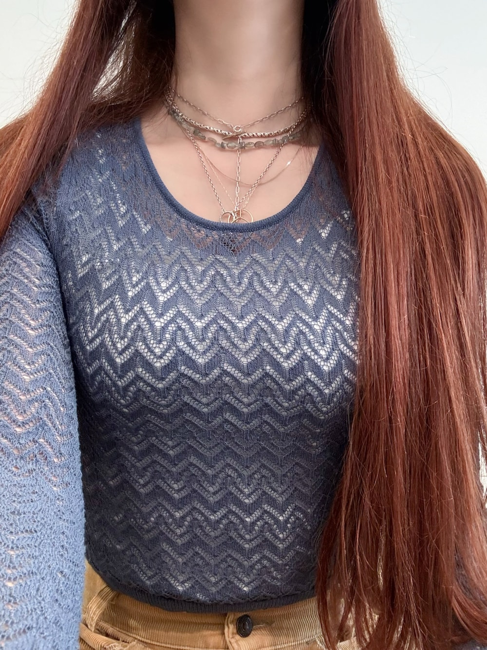 「ブルーコーデ、アガット(agete)、ZARA、無印良品、ネックレス、ネックレス重ね付け、シルバーアクセサリー、シルバー、シルバーアクセ、ゴールドアクセ、ゴールド、ゴールドアクセサリー、ゴールドネックレス」｜「ageteのシルバーラブラドライトネックレス（ネックレス、グレー系）」を使った、ぺりさん（レディース・165cm）の夏コーディネートの2枚目の写真