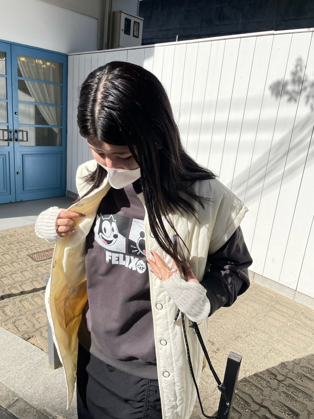 「WEARハロウィン2022、秋服、オトナカジュアル、大人コーデ、オトナ女子、秋コーデ、大人かわいい、秋色コーデ、アウター、厚底シューズ、淡色女子、スカートコーデ、黒、スウェット、ベスト」｜「CAPRICIEUX LE'MAGEのアイテム（スウェット、グレー系）」を使った、gussan_lemageさん（レディース・168cm）の秋コーディネートの2枚目の写真
