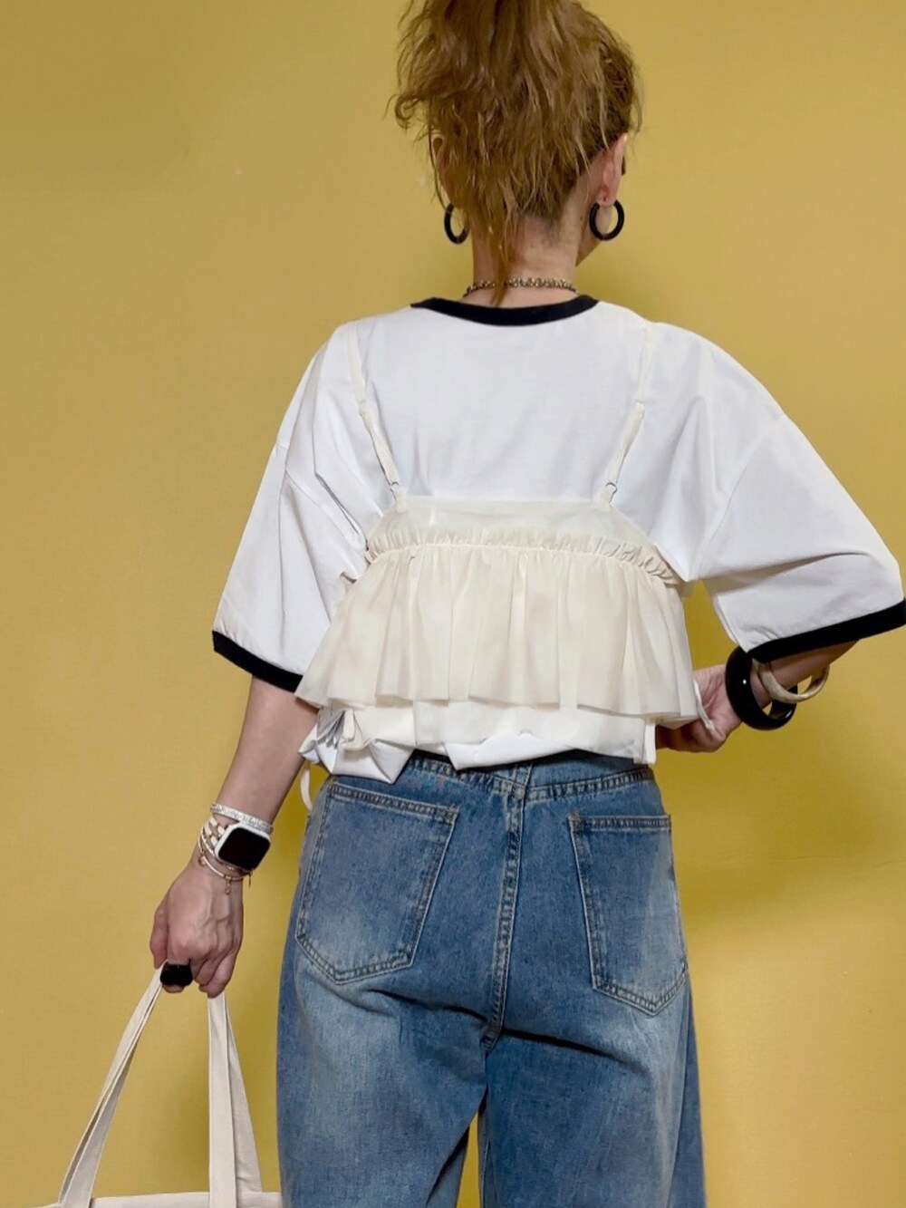 「夏コーデ、レイヤードスタイル、プチプラ、ビスチェ、ビスチェ×デニム、ビスチェコーデ、notch.、スヌーピー、リンガーTシャツ、スポーツサンダル、厚底サンダル、SHEIN、GU、韓国ファッション、キャンバストート」|「notch.のチュールアシメフリルビスチェ(キャミソール、ホワイト系)」を使った、高野軍曹さん(レディース・158cm)の夏コーディネートの5枚目の写真