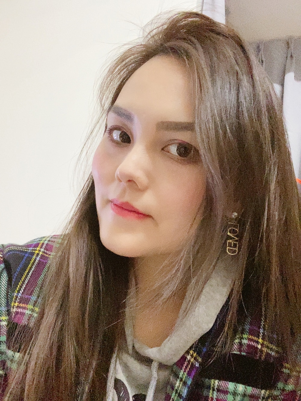 「Photoshoot、night、rock、cool、tiger、ANNASUI、shein、Loved」｜「Sheinのアイテム（パーカー、グレー系）」を使った、Biffi Fu  🇹🇼さん（レディース・166cm）の冬コーディネートの5枚目の写真