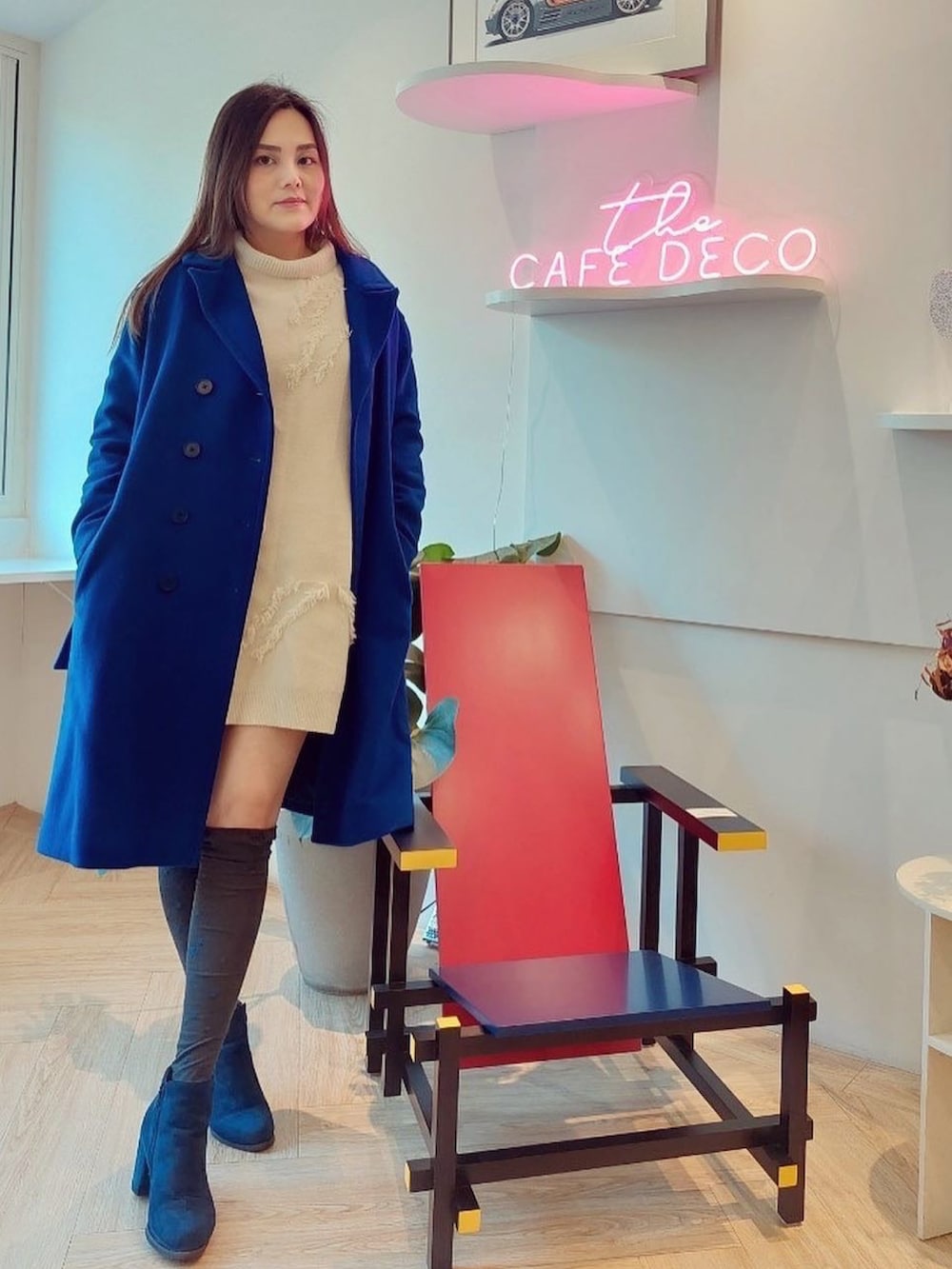 「Photoshoot、ootd、winter、blue、look、ANNASUI」｜「LOOKのアイテム（ショルダーバッグ、ブルー系）」を使った、Biffi Fu  🇹🇼さん（レディース・166cm）の冬コーディネートの2枚目の写真
