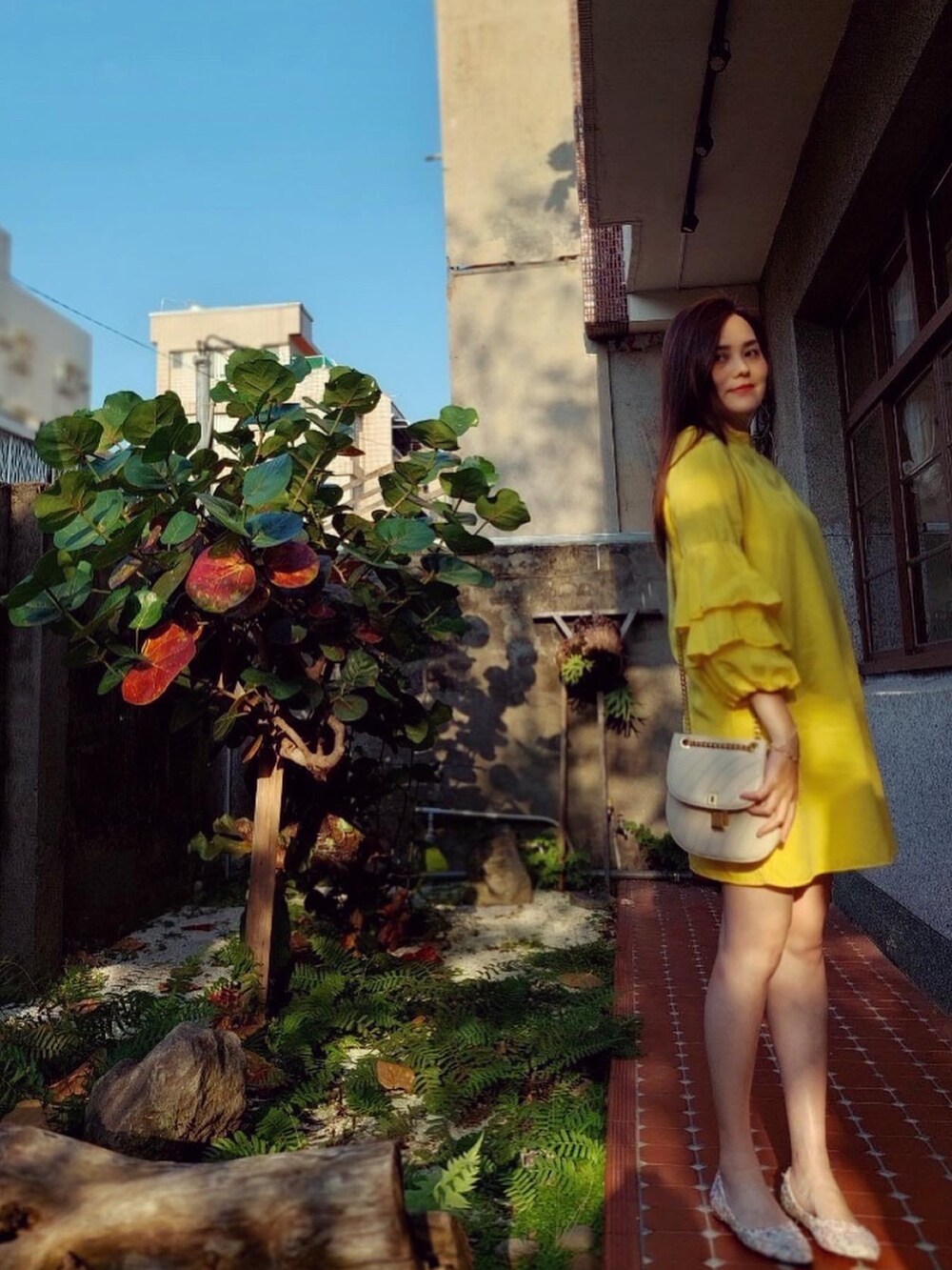 「ootd、Photoshoot、lemon、spring、ZARA、Loved、Sunnyday、shein、Magenakelly」｜「ZARAのアイテム（ドレス、イエロー系）」を使った、Biffi Fu  🇹🇼さん（レディース・166cm）の春コーディネートの2枚目の写真