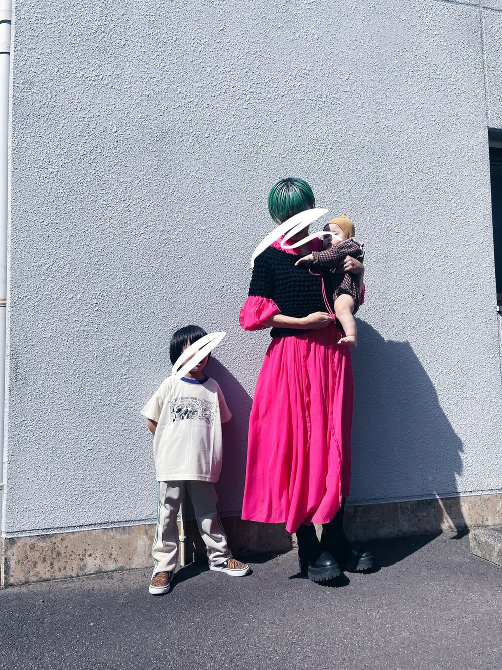 「ポップコーントップス、ロングブーツ、トラックパンツ」｜「H&Mのアイテム（ワンピース/ドレス、ピンク系）」を使った、Chinkkarinさん（レディース・165cm）の秋コーディネートの2枚目の写真