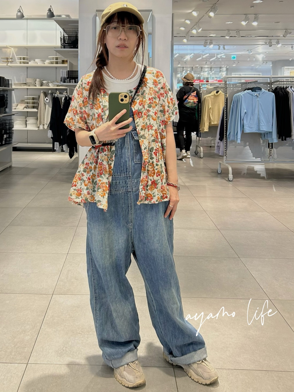 「ootd、夏コーデ」｜「Samansa Mos2のアイテム（サロペット/オーバーオール、ブルー系）」を使った、ドドちゃんさん（レディース・148cm）の夏コーディネートの4枚目の写真