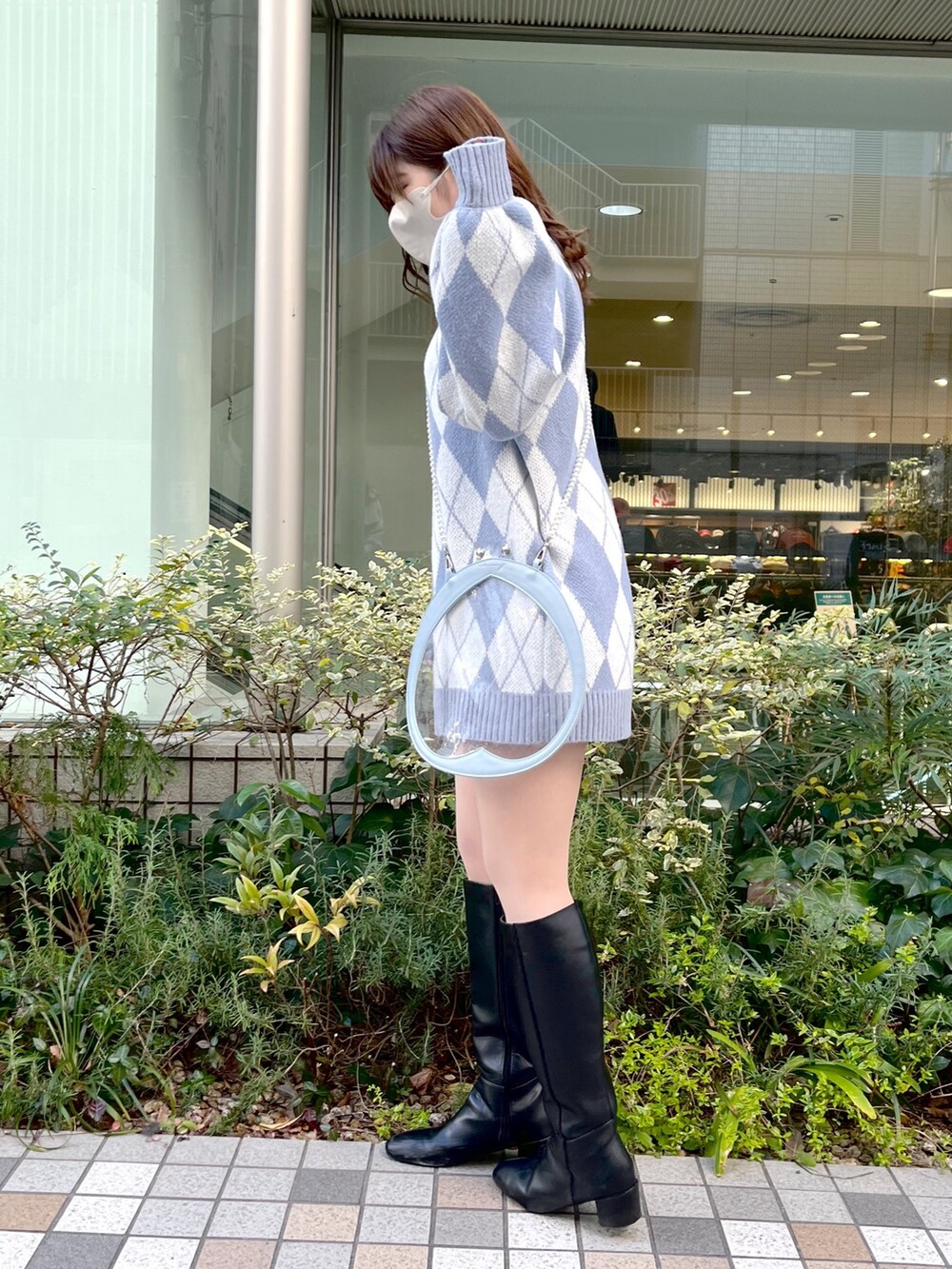 「韓国ファッション、ショートパンツ、きれいめカジュアル、ニット、冬コーデ、ビッグシルエット、ニットワンピース、冬、チュニック、ミニワンピ、推し活、うちわケース、オリーブ デ オリーブ(OLIVE des OLIVE)、OLIVE des OLIVE、骨格ストレート」｜「OLIVE des OLIVEのアーガイルチュニック（ニット/セーター、ブルー系）」を使った、ななみんさん（レディース・158cm）の冬コーディネートの5枚目の写真