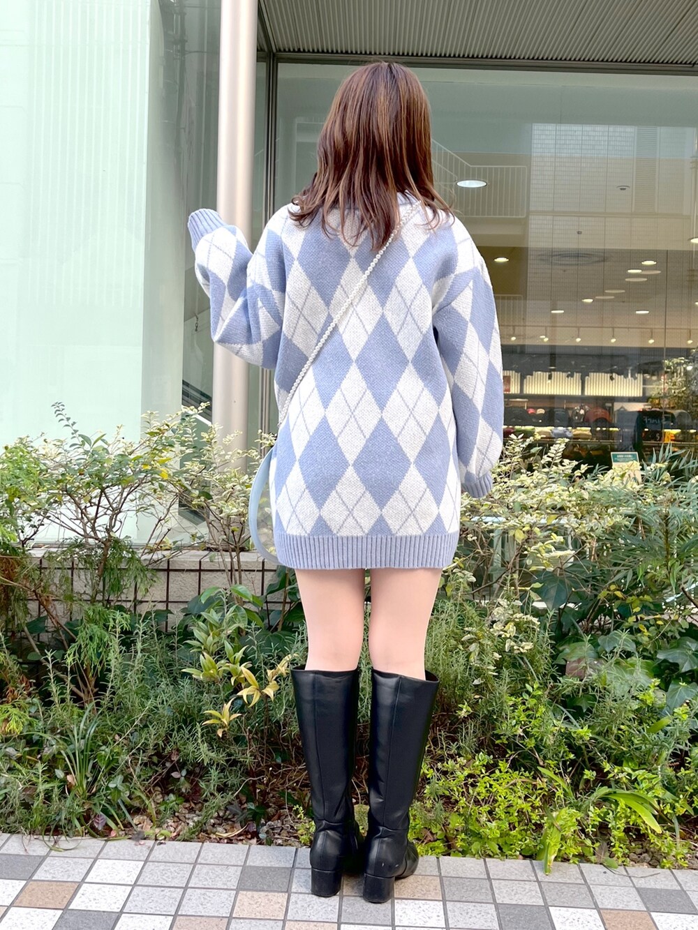 「韓国ファッション、ショートパンツ、きれいめカジュアル、ニット、冬コーデ、ビッグシルエット、ニットワンピース、冬、チュニック、ミニワンピ、推し活、うちわケース、オリーブ デ オリーブ(OLIVE des OLIVE)、OLIVE des OLIVE、骨格ストレート」｜「OLIVE des OLIVEのアーガイルチュニック（ニット/セーター、ブルー系）」を使った、ななみんさん（レディース・158cm）の冬コーディネートの6枚目の写真