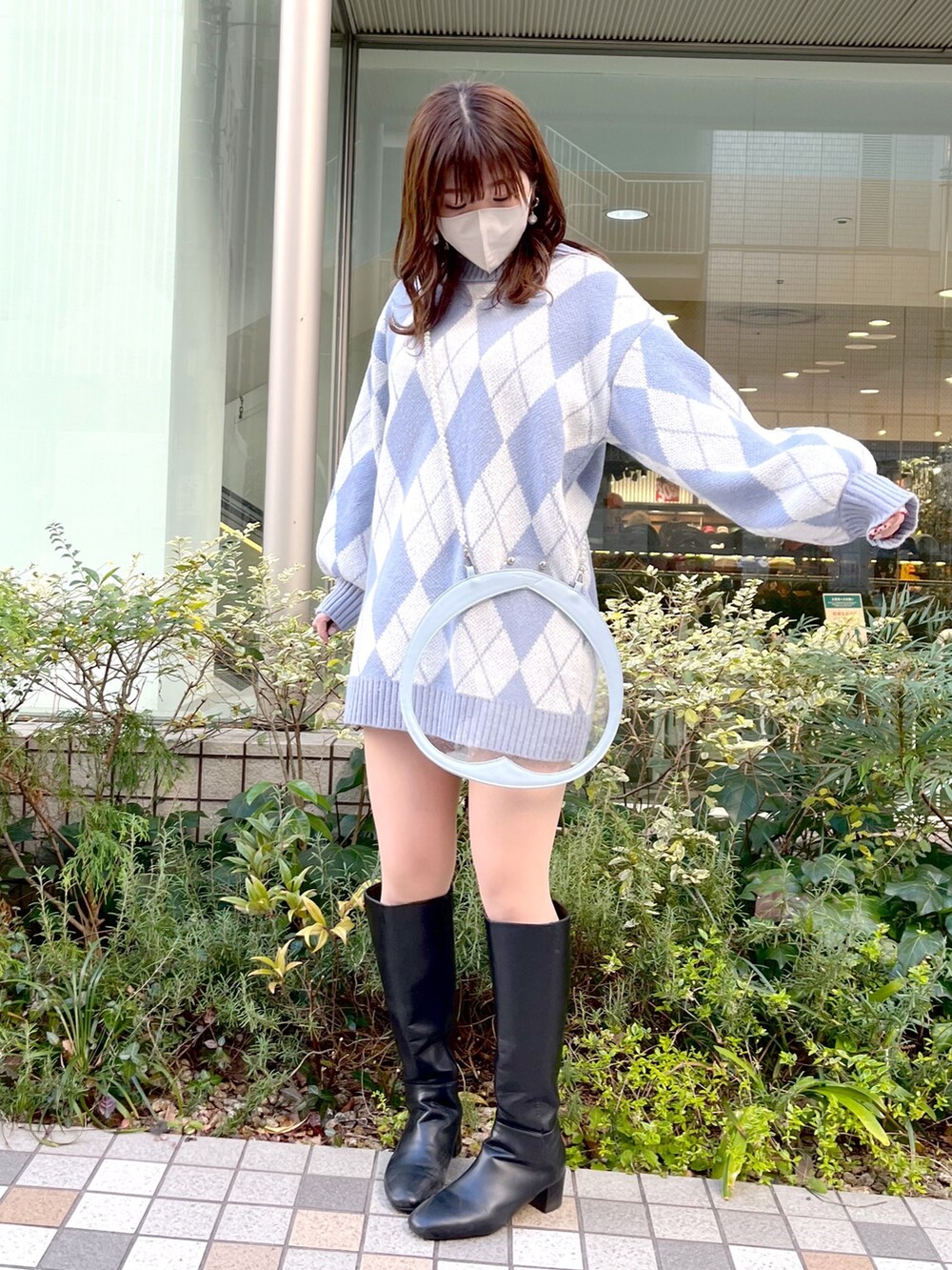 「韓国ファッション、ショートパンツ、きれいめカジュアル、ニット、冬コーデ、ビッグシルエット、ニットワンピース、冬、チュニック、ミニワンピ、推し活、うちわケース、オリーブ デ オリーブ(OLIVE des OLIVE)、OLIVE des OLIVE、骨格ストレート」｜「OLIVE des OLIVEのアーガイルチュニック（ニット/セーター、ブルー系）」を使った、ななみんさん（レディース・158cm）の冬コーディネートの3枚目の写真