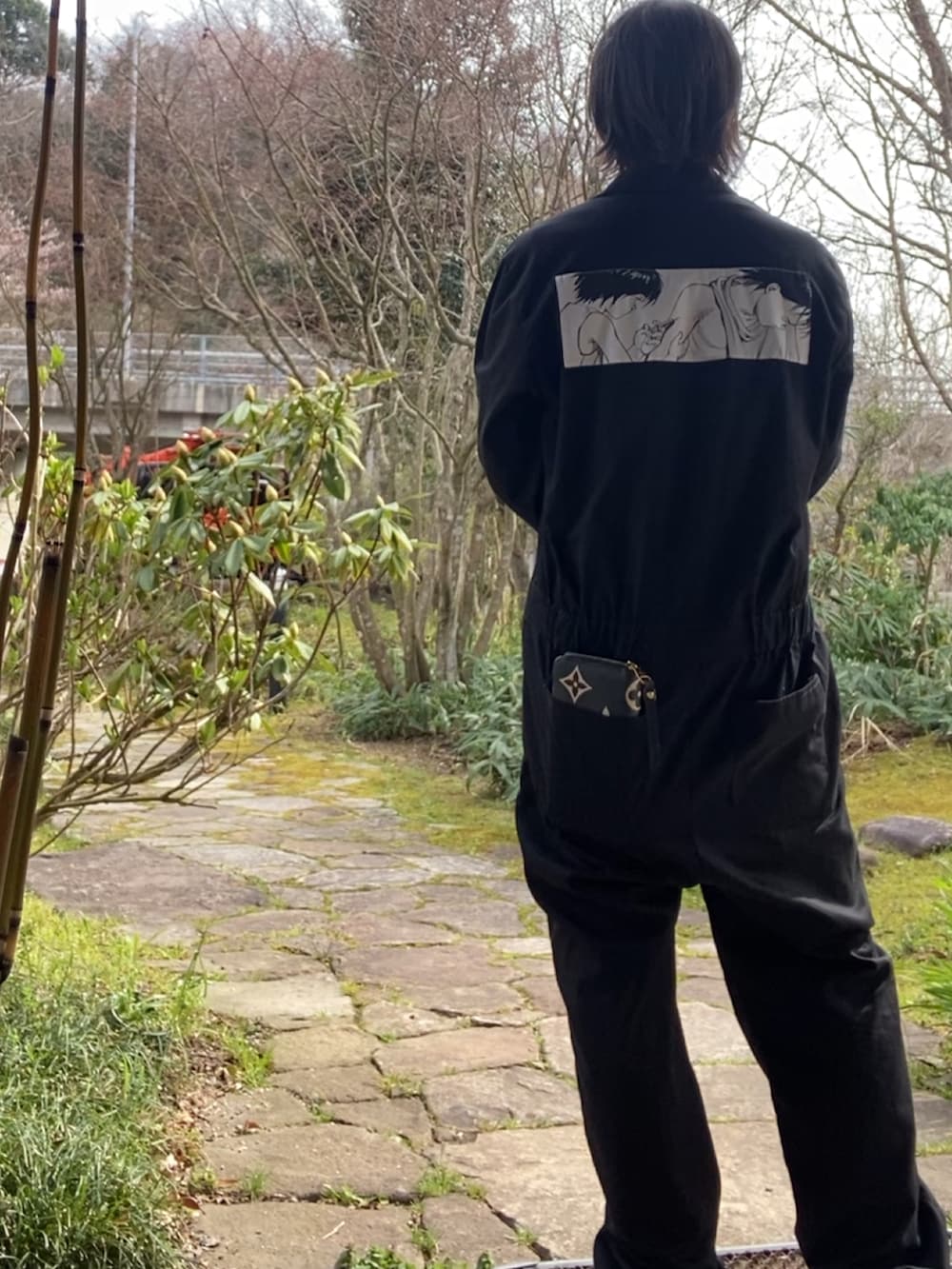 「supreme、つなぎ、オールインワン、オールブラック、休日スタイル、ワークスタイル、作業着、仕事着」｜「Supreme のアイテム（つなぎ/オールインワン、ブラック系）」を使った、shin5netさん（メンズ・167cm）の春コーディネートの2枚目の写真