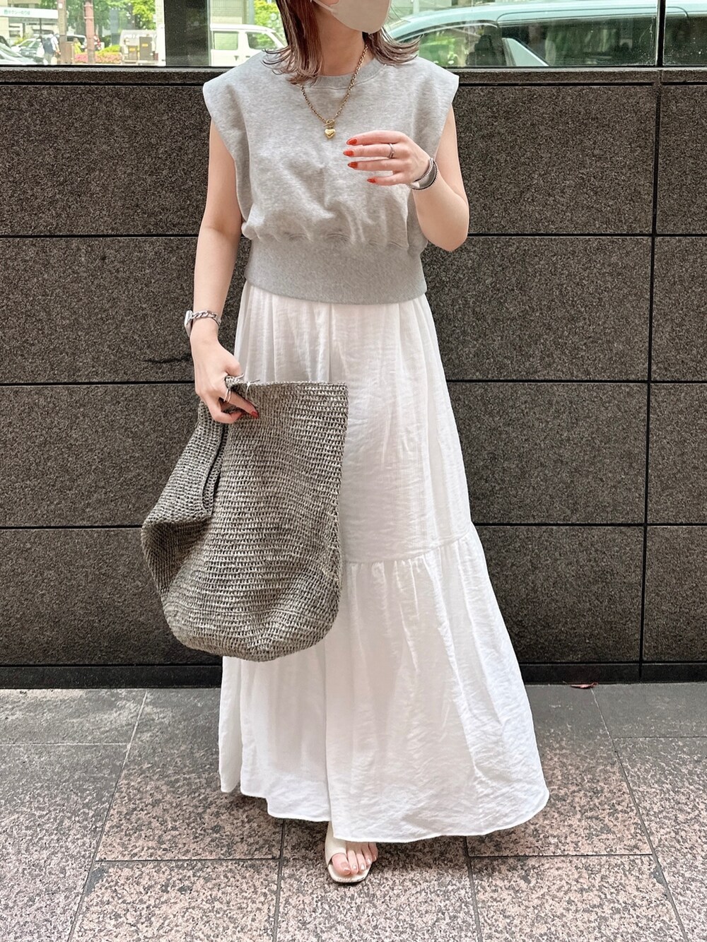 「お出かけコーデ日記、休日スタイル、ロングスカート、春夏コーデ、シンプルスタイル、オトナカジュアル、キャミワンピ、ワンピース、スウェット、楽チンコーデ、低身長コーデ、サンダル」｜「DouDouのショート丈スウェット＋ティアードキャミワンピースSET（ワンピース/ドレス、ホワイト系）」を使った、doudouyukieさん（レディース・152cm）の春コーディネートの3枚目の写真