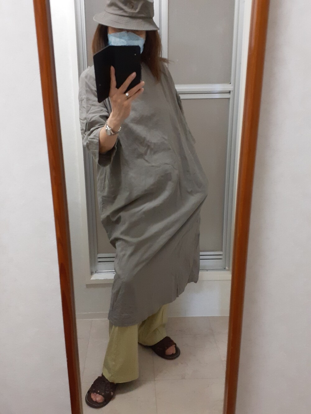 「coca（coca）のアイテム（パンツ、イエロー系）」を使った、ribenjicyanさん（レディース・154cm）の夏コーディネートの2枚目の写真